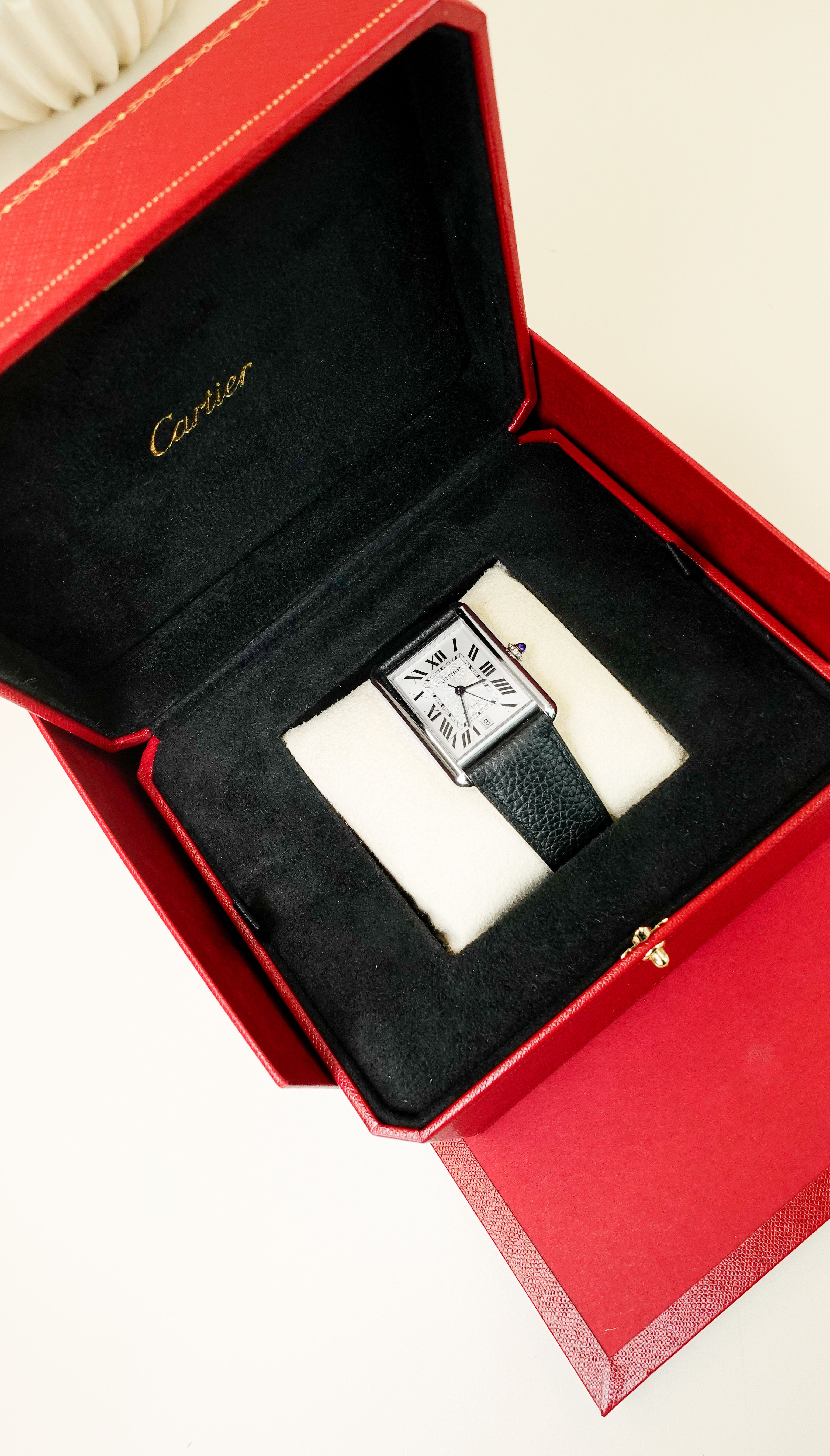 Men’s vs Women’s Designer Watches: Key Differences & Styling Tips