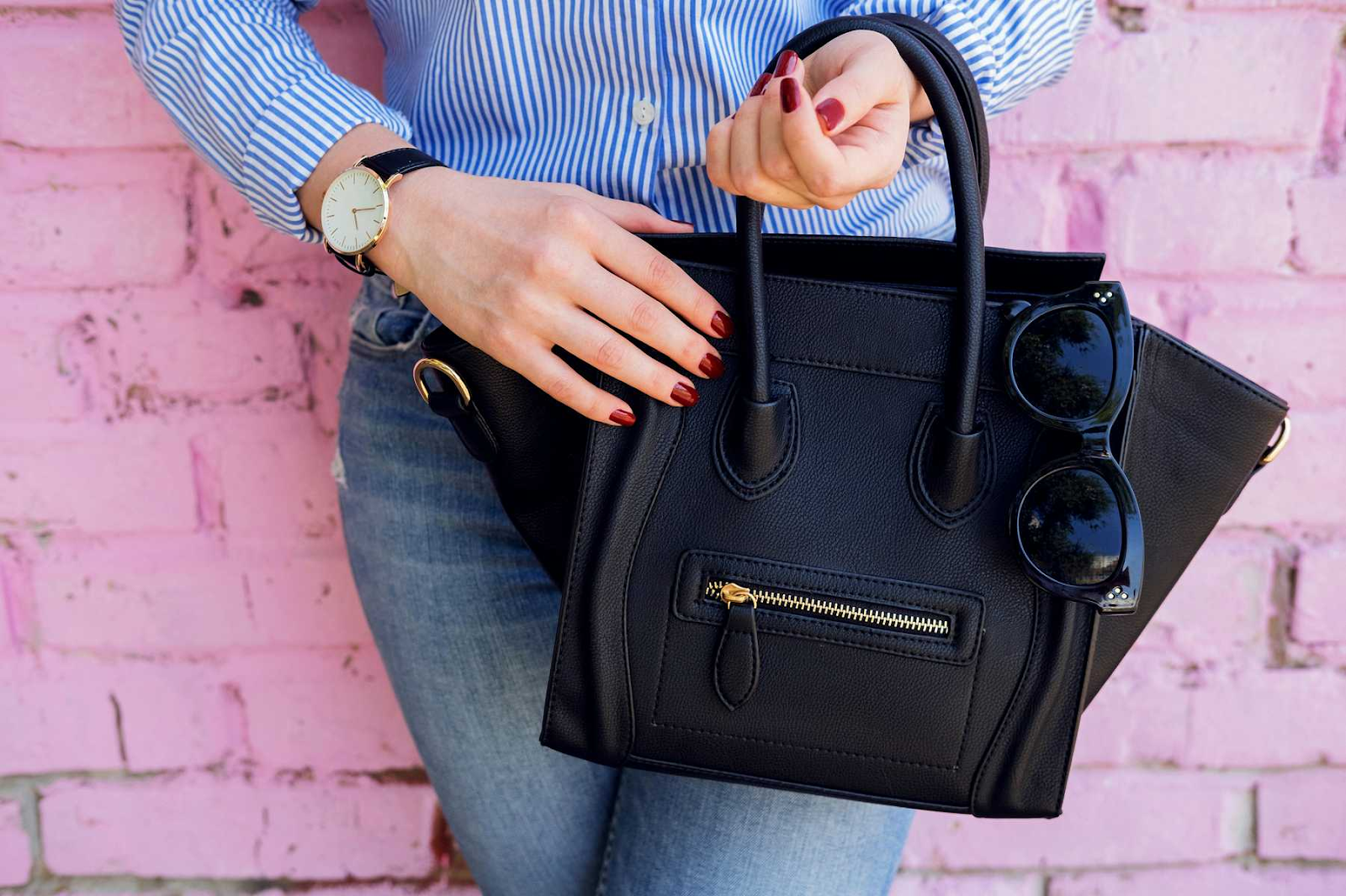 5 Main Reasons You Should Choose A Leather Designer Bag