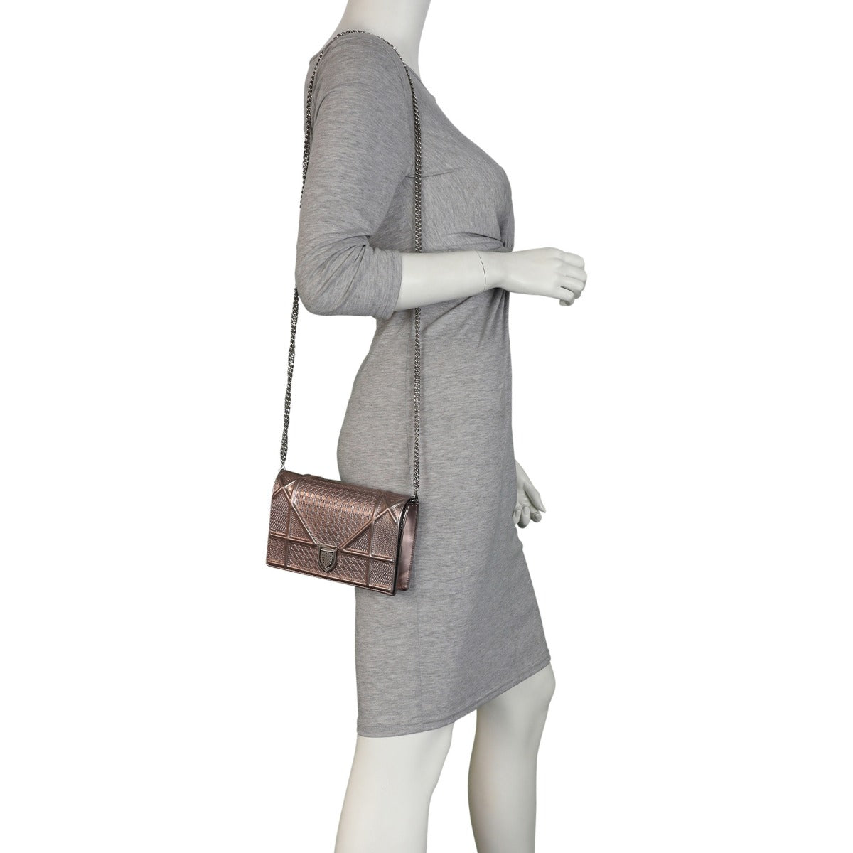 Dior Diorama Wallet on Chain Micro-Cannage Mannequin