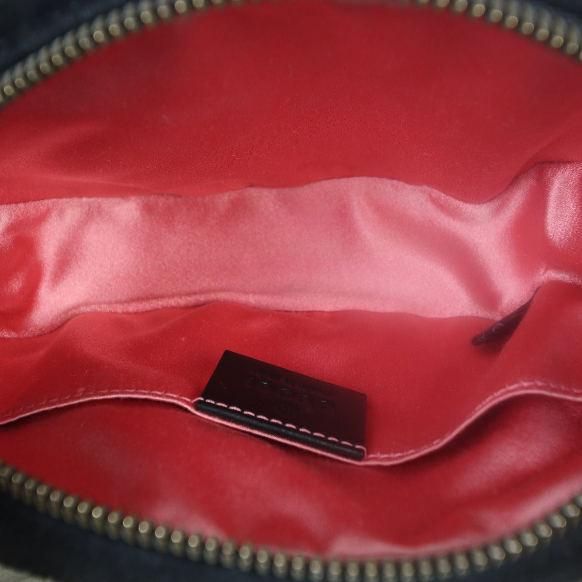 Gucci GG Marmont Matelasse Velvet Belt Bag