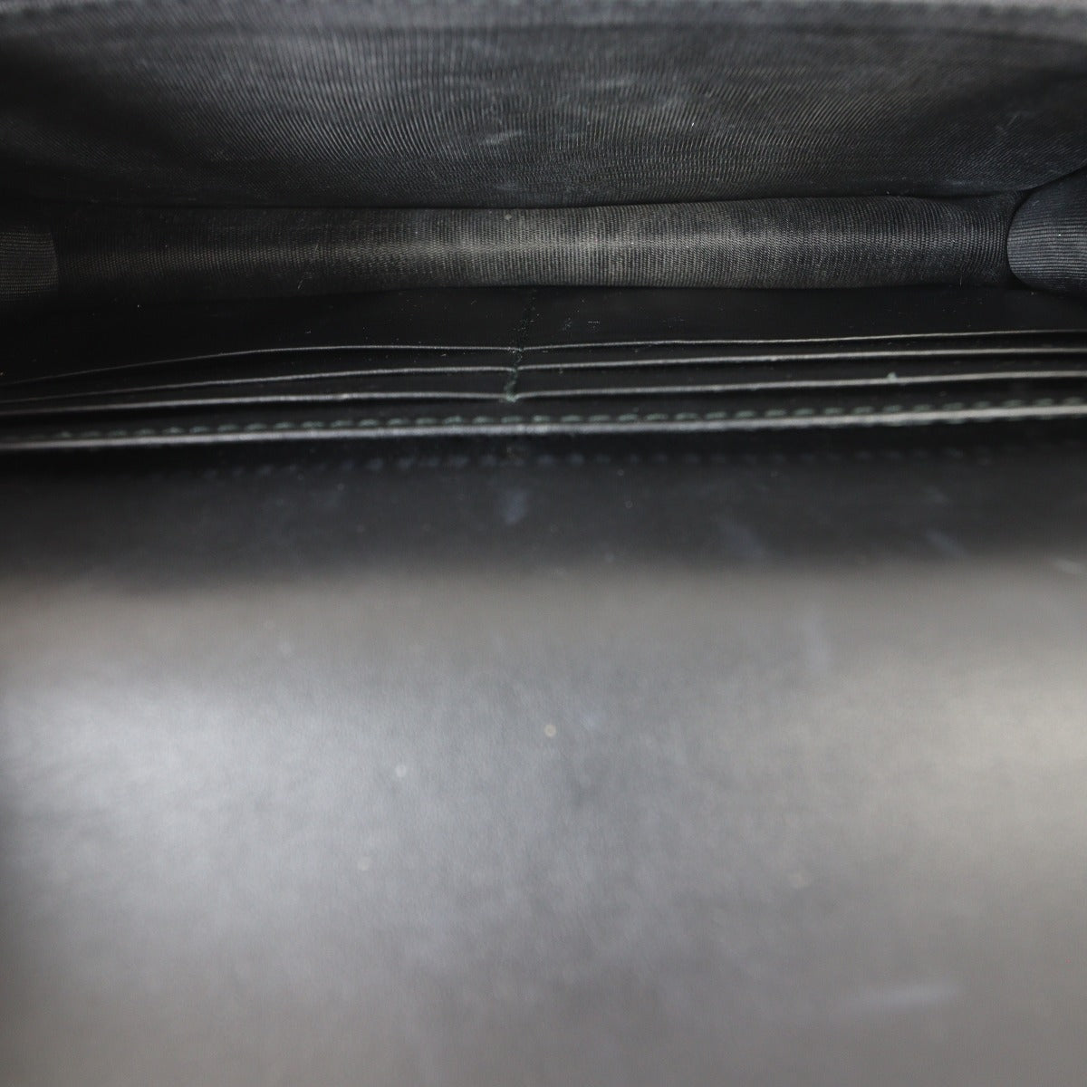 Gucci Guccissima Bow Wallet on Chain