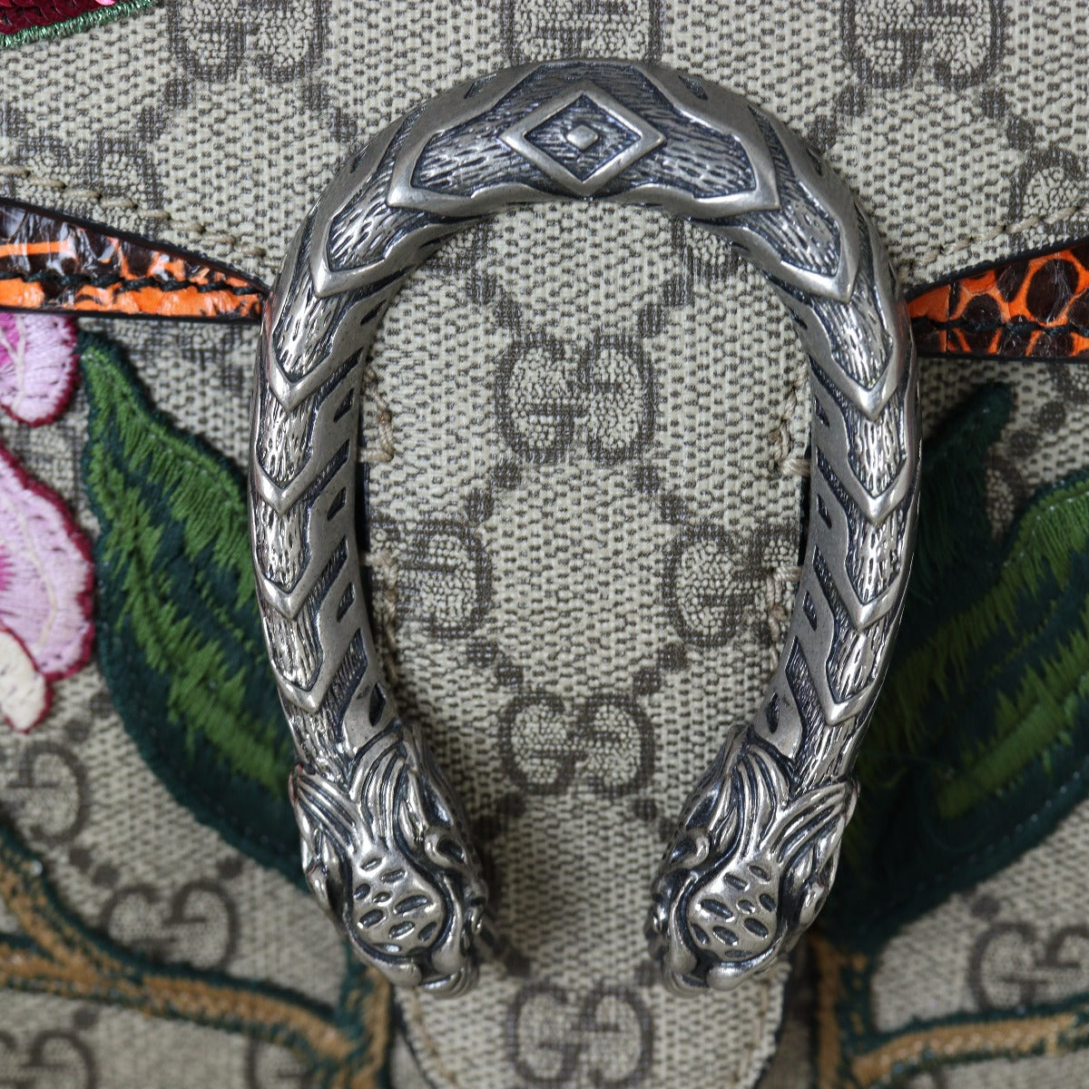 Gucci Dionysus GG Supreme Elton Embroidered Medium Shoulder Bag