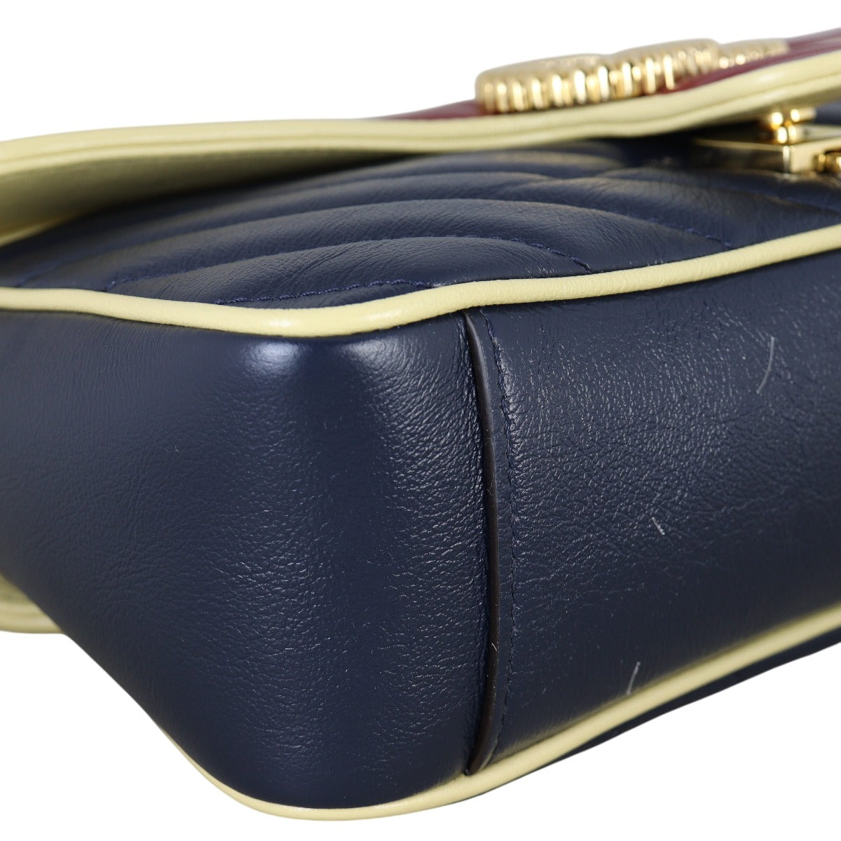 Gucci GG Marmont Matelasse Medium Shoulder Bag