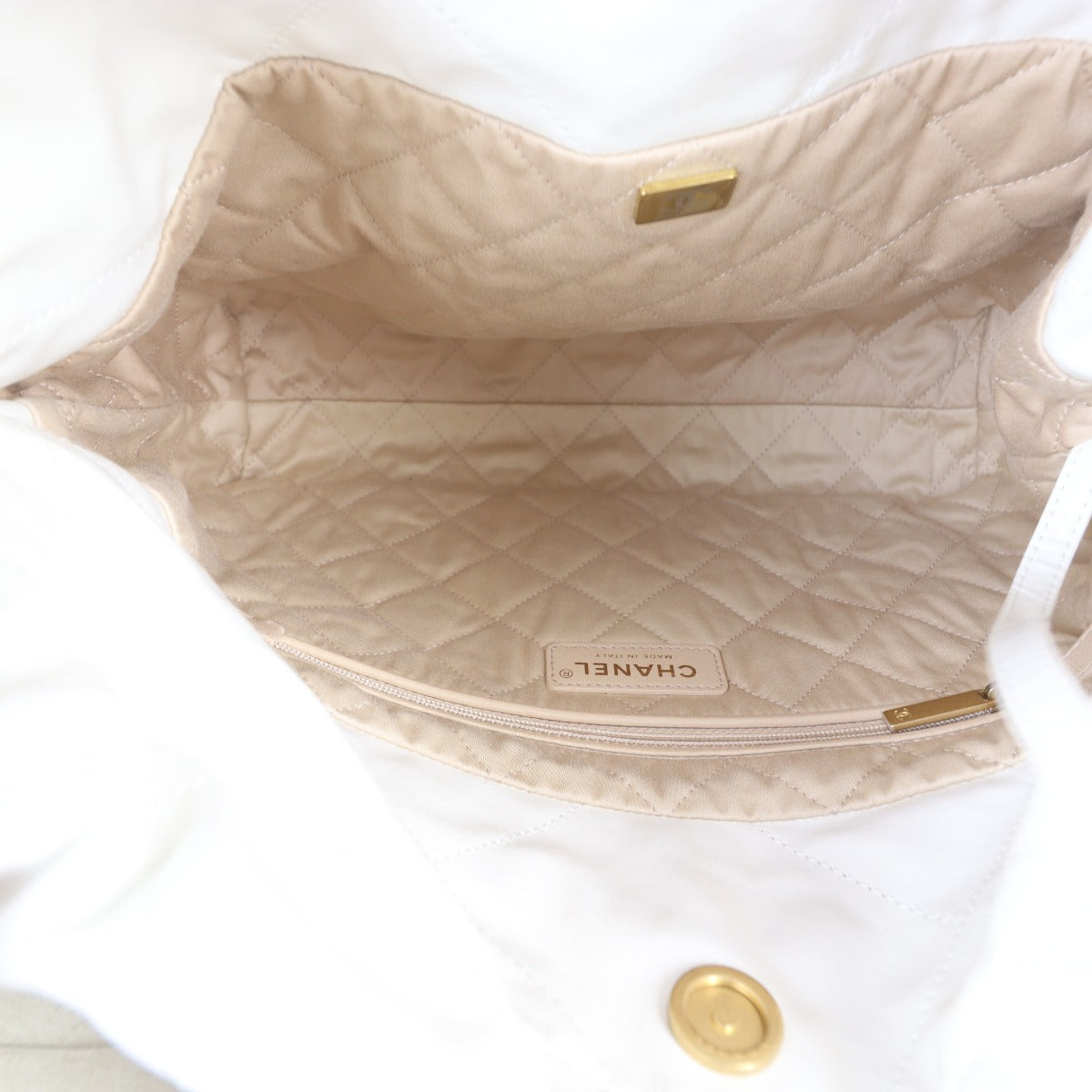 Chanel 22 Hobo Small