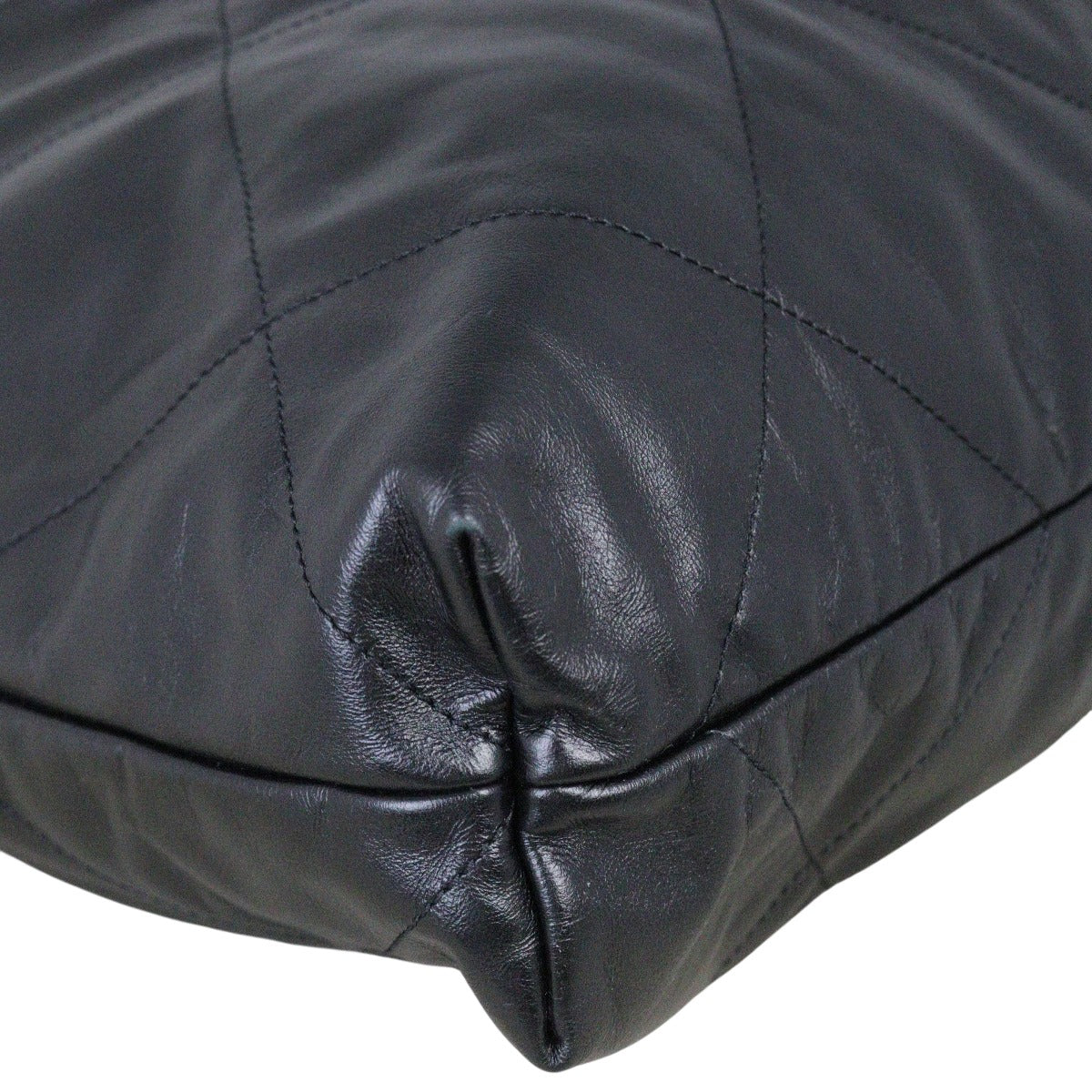 Chanel 22 Hobo Medium