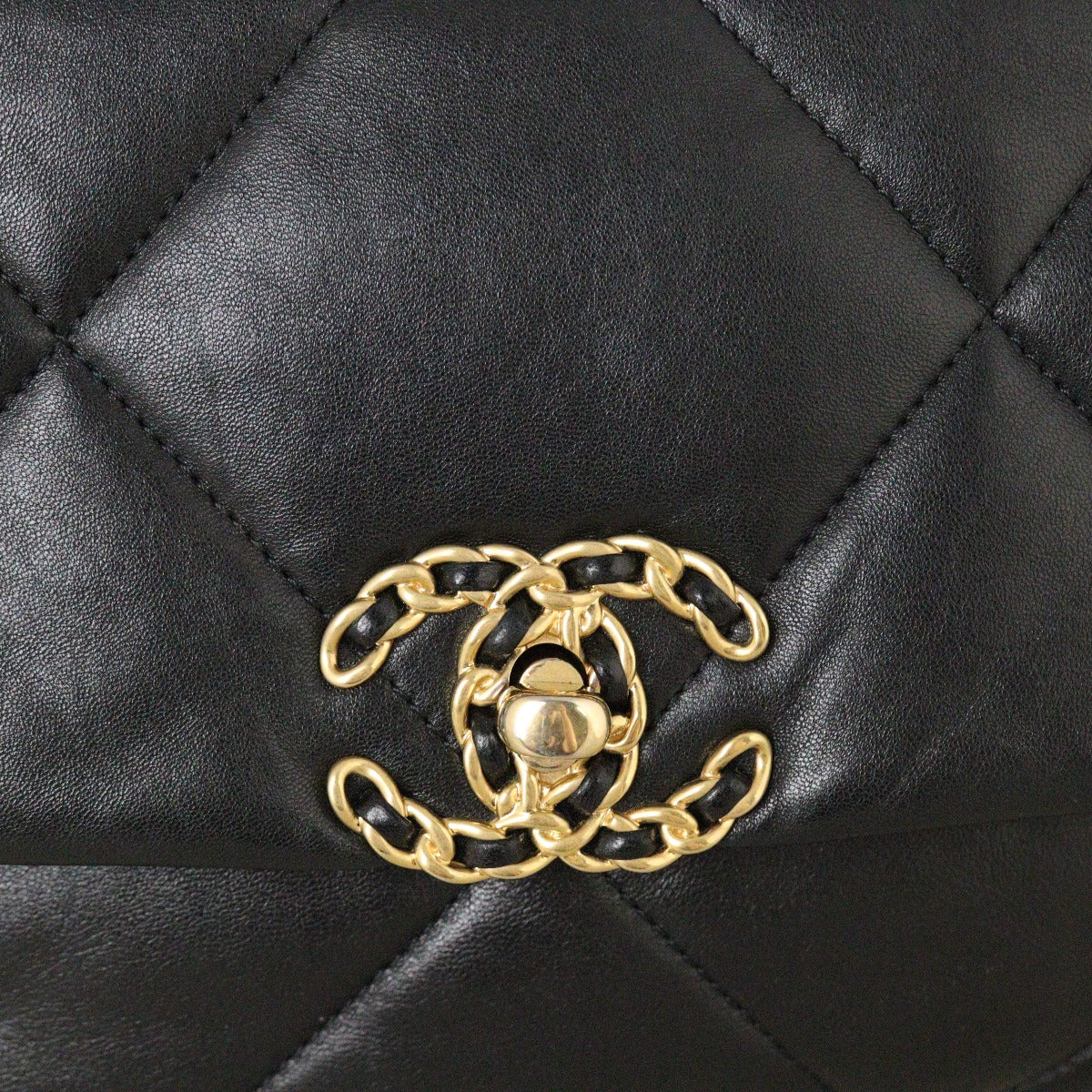 Chanel 19 Flap Bag Medium