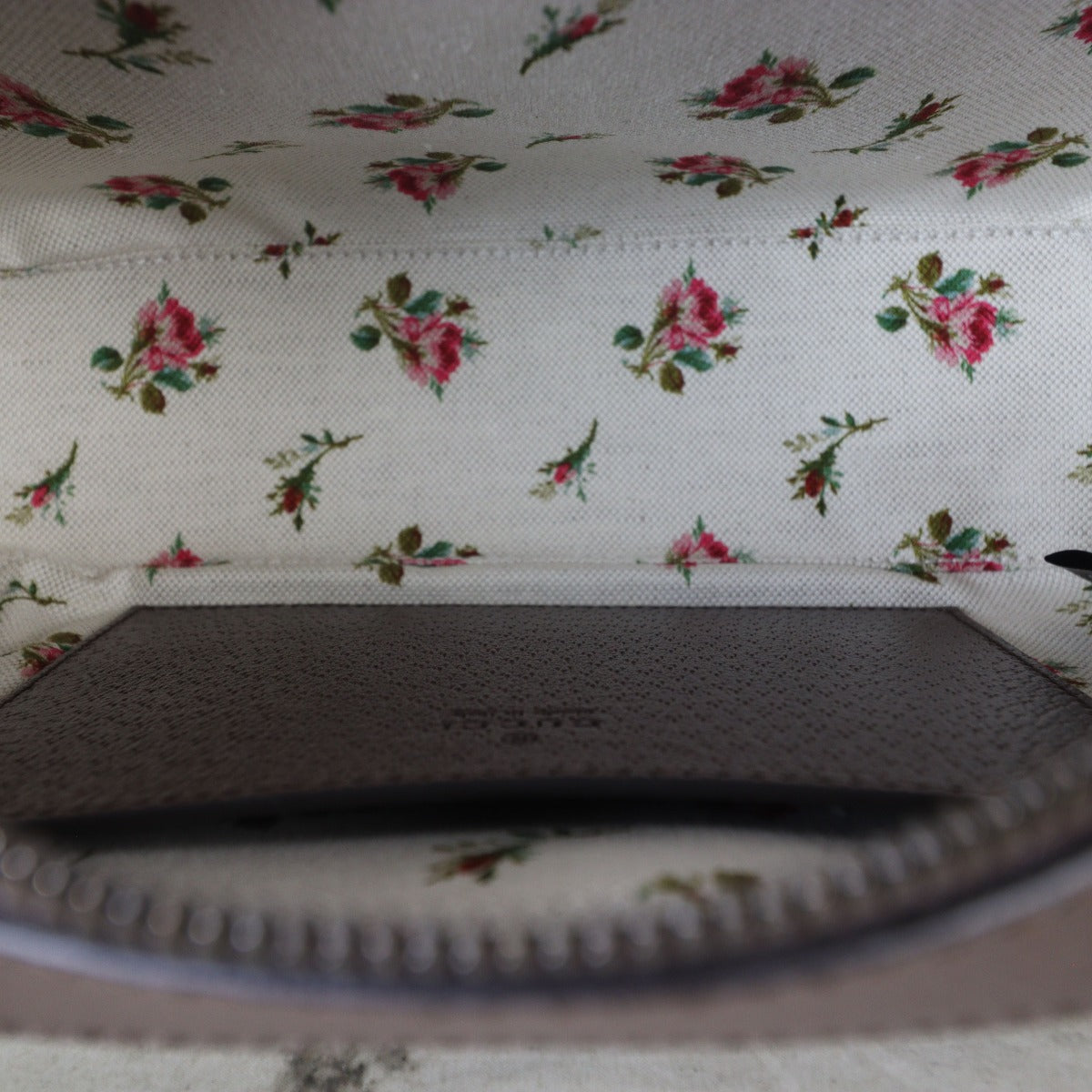 Gucci Neo Vintage GG Supreme Messenger Bag