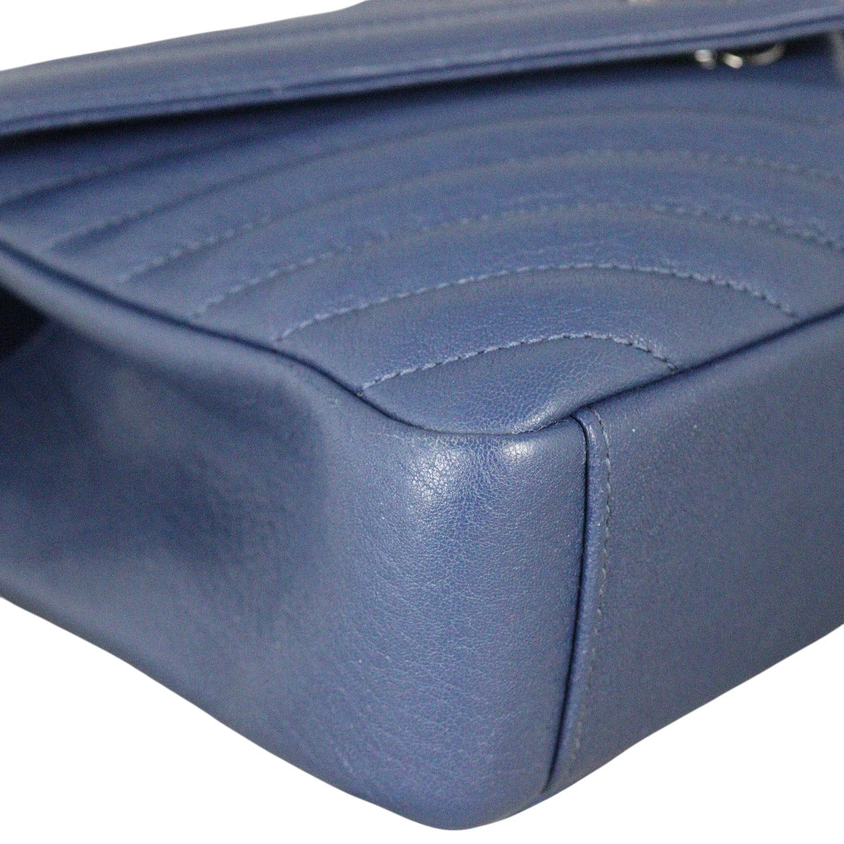 Saint Laurent College Medium