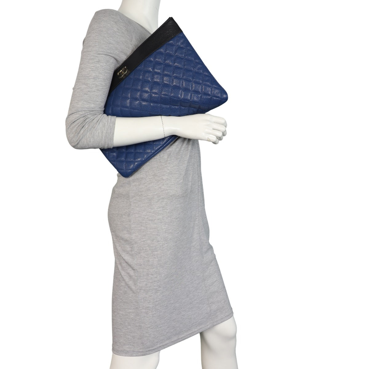 Chanel Mademoiselle O-Case Large