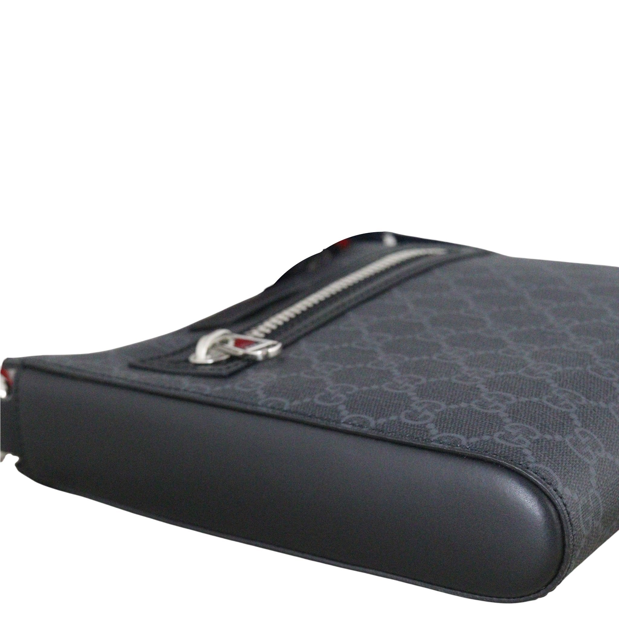 Gucci GG Supreme Messenger Bag Small