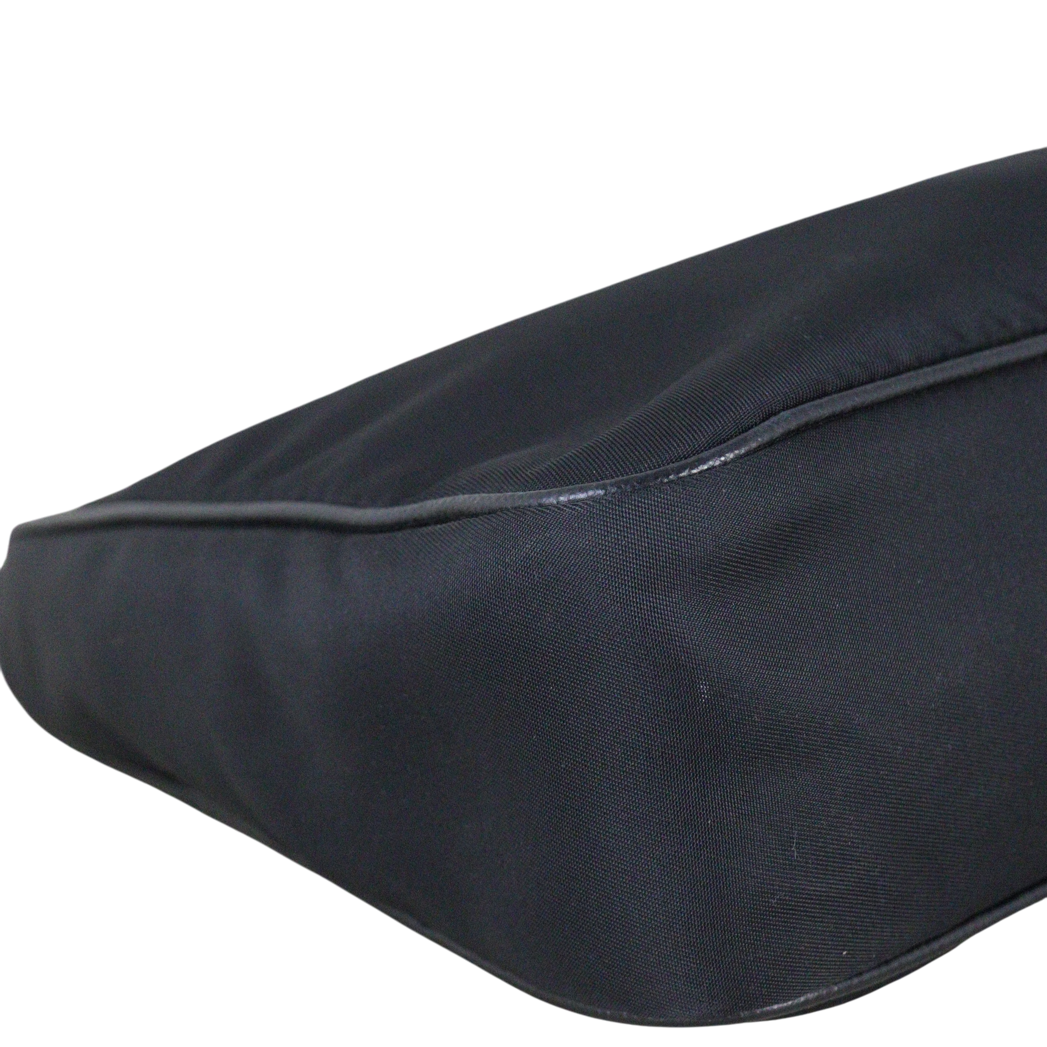 Prada Re-Edition 2005 Tessuto Shoulder Bag