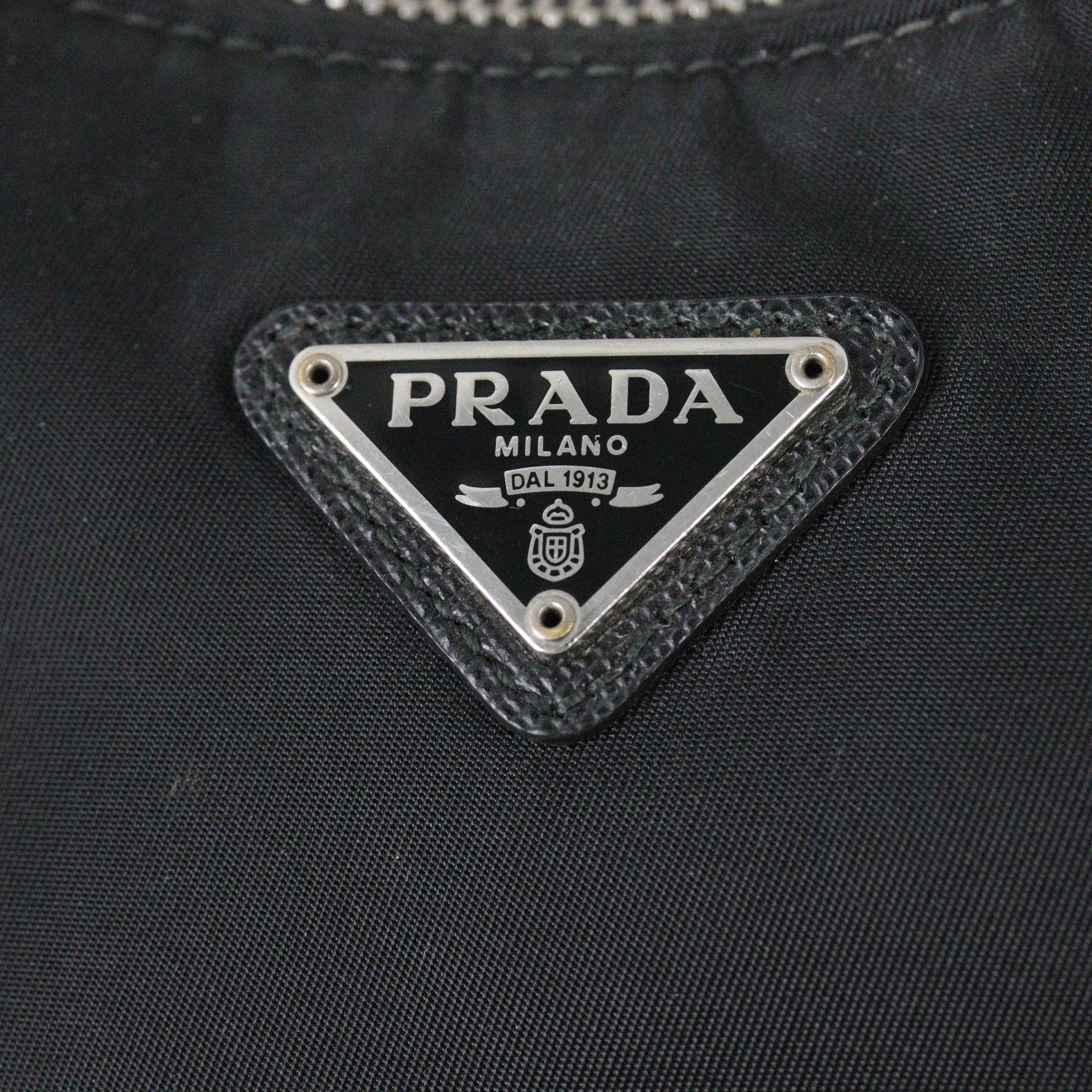 Prada Re-Edition 2005 Tessuto Shoulder Bag