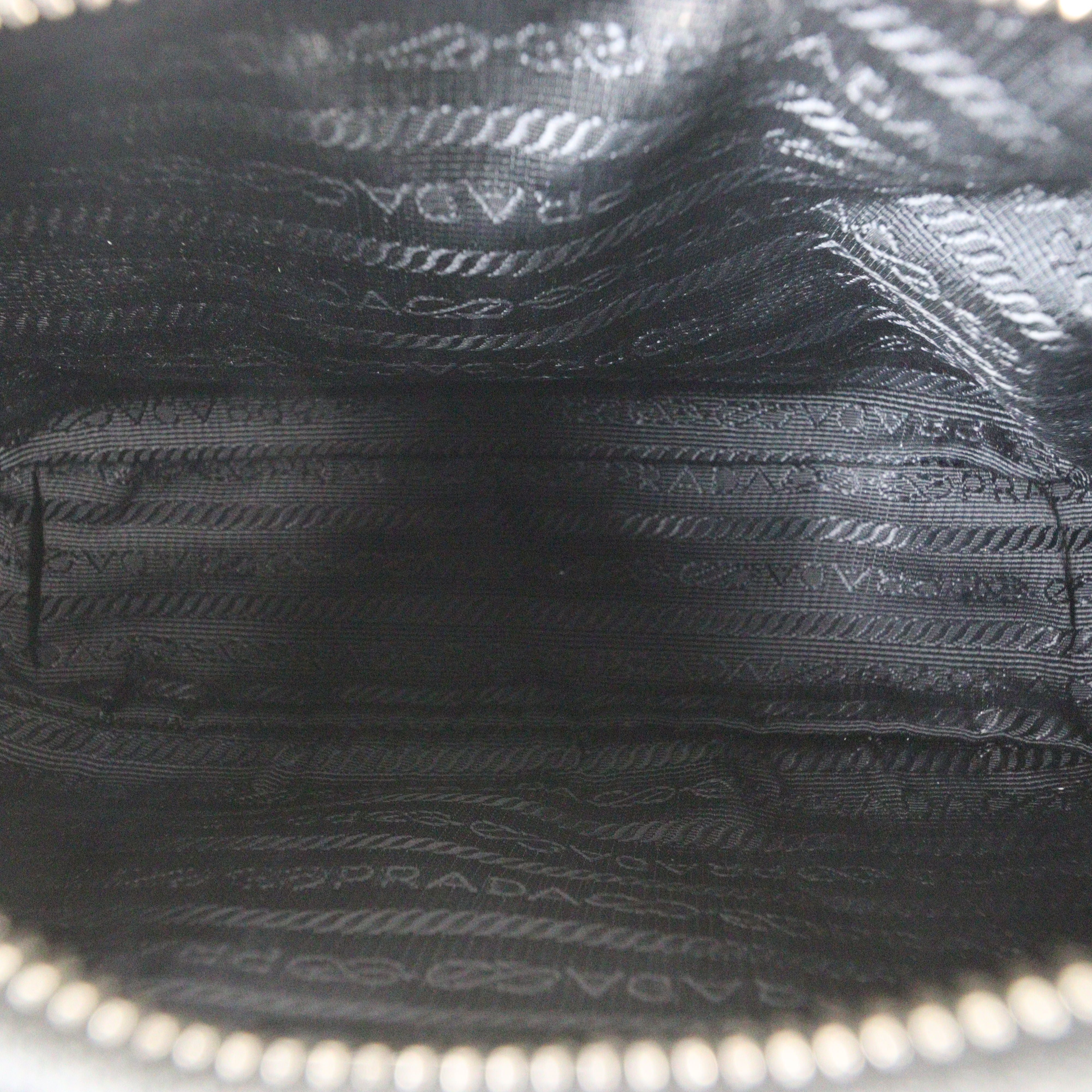 Prada Re-Edition 2005 Tessuto Shoulder Bag