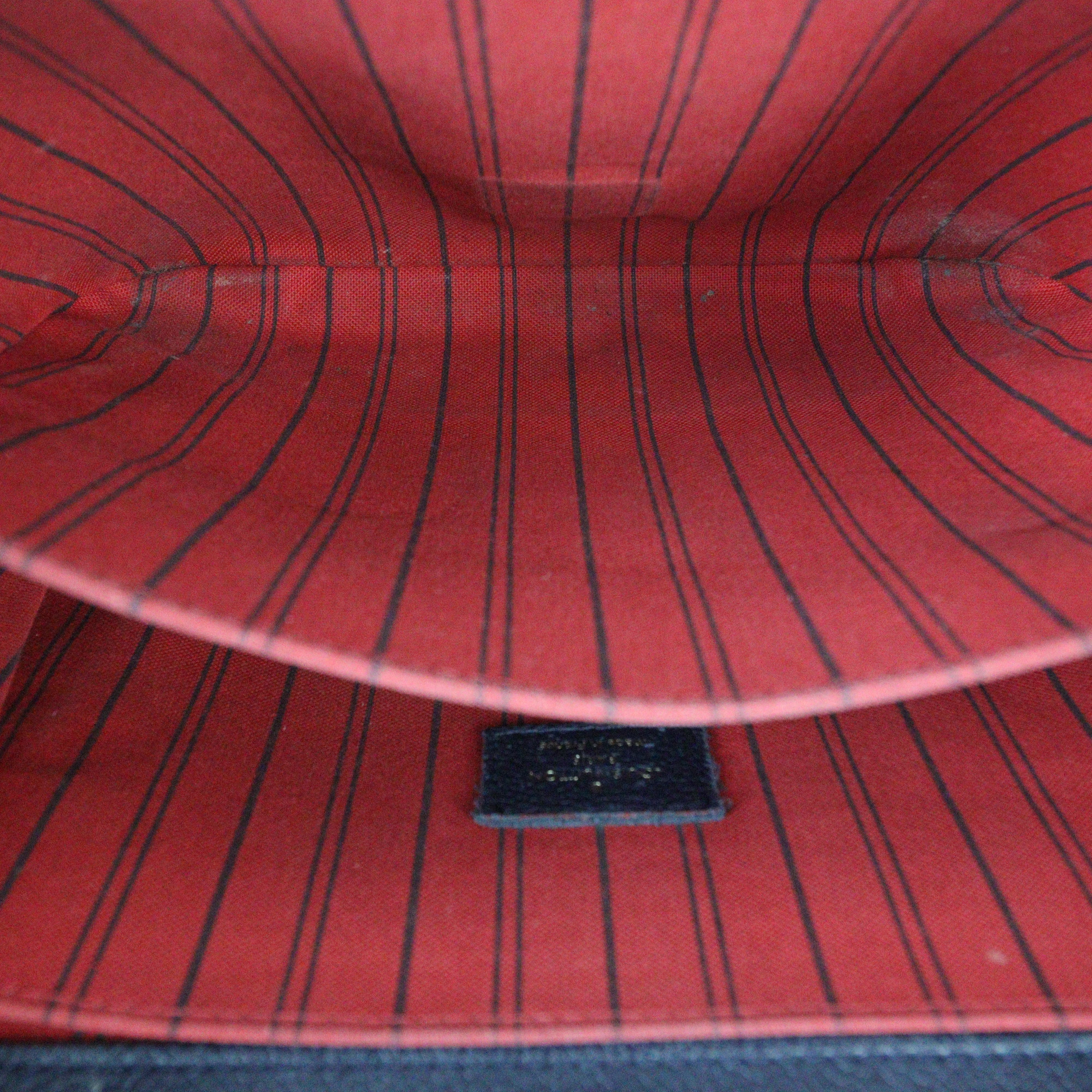 Louis Vuitton Pochette Metis Monogram Empreinte