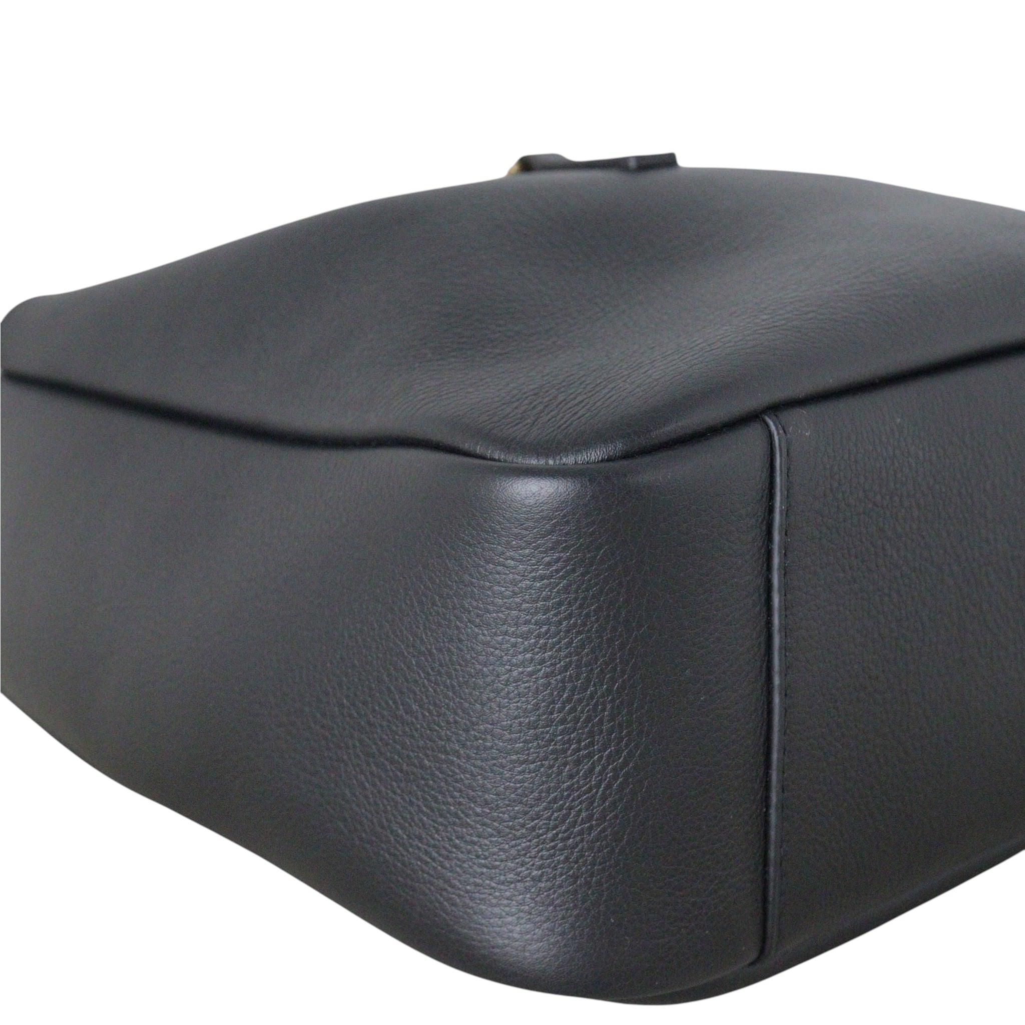 Saint Laurent Le 5 a 7 Soft Small Shoulder Bag