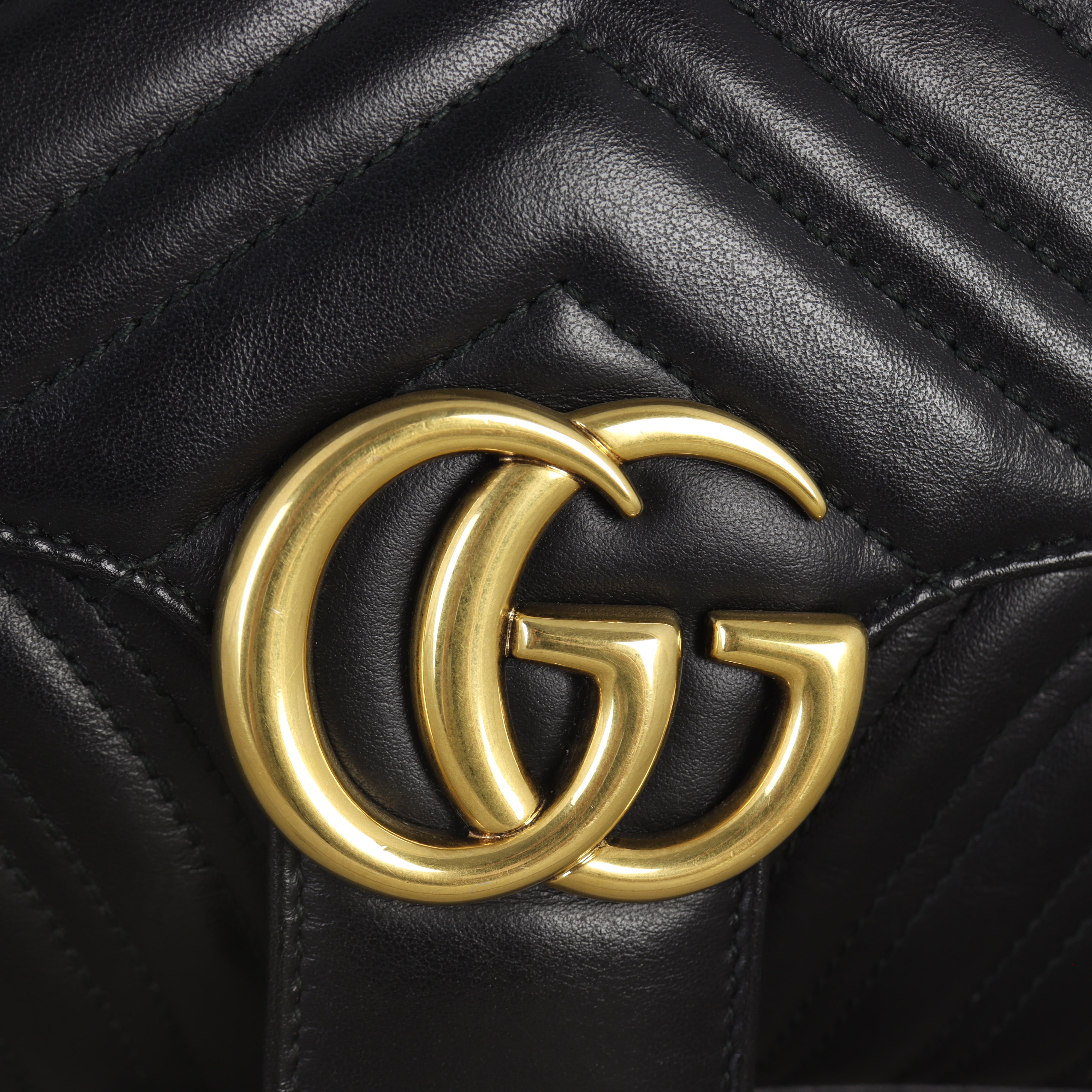 Gucci GG Marmont Matelasse Medium Shoulder Bag