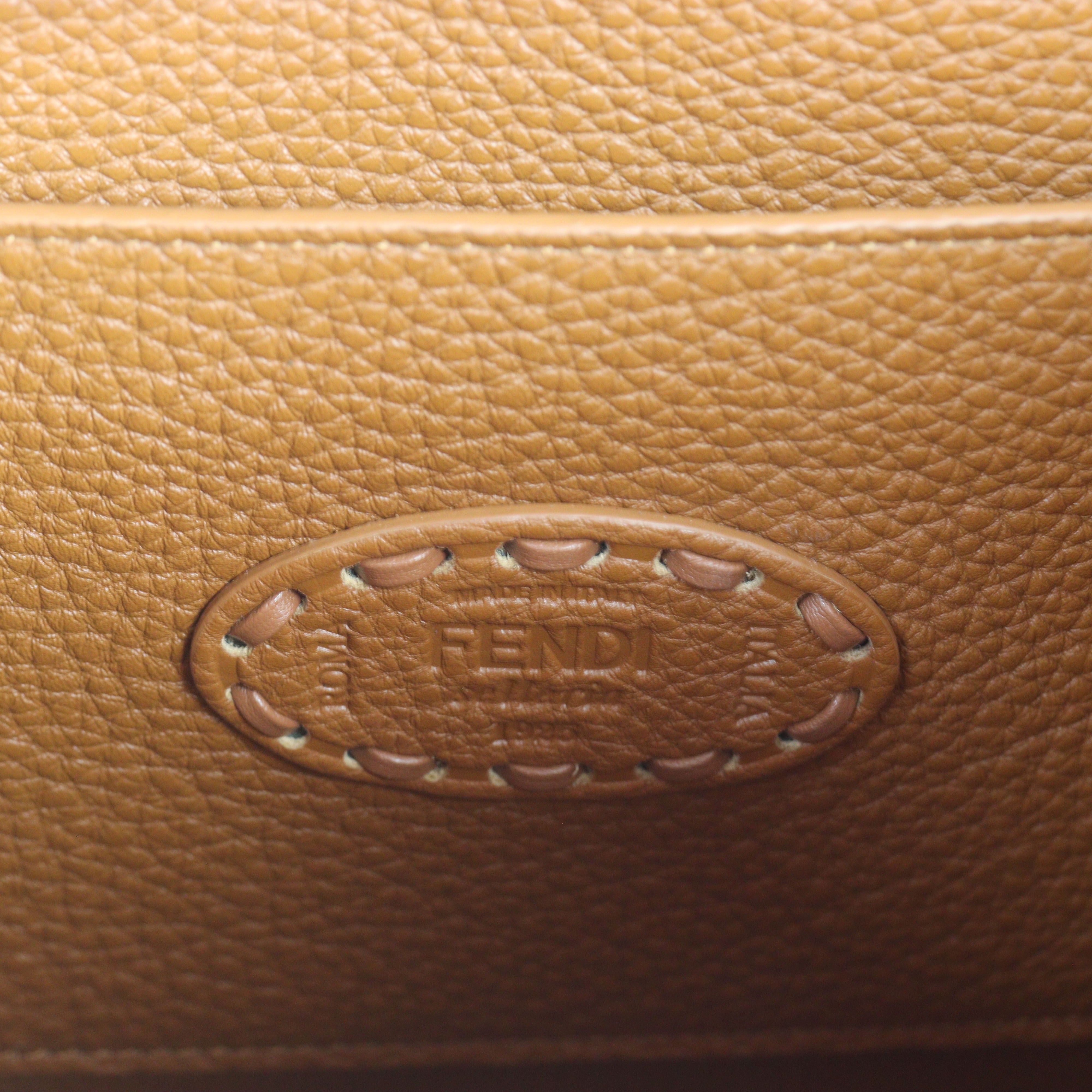 Fendi Peekaboo ISeeU Selleria Medium