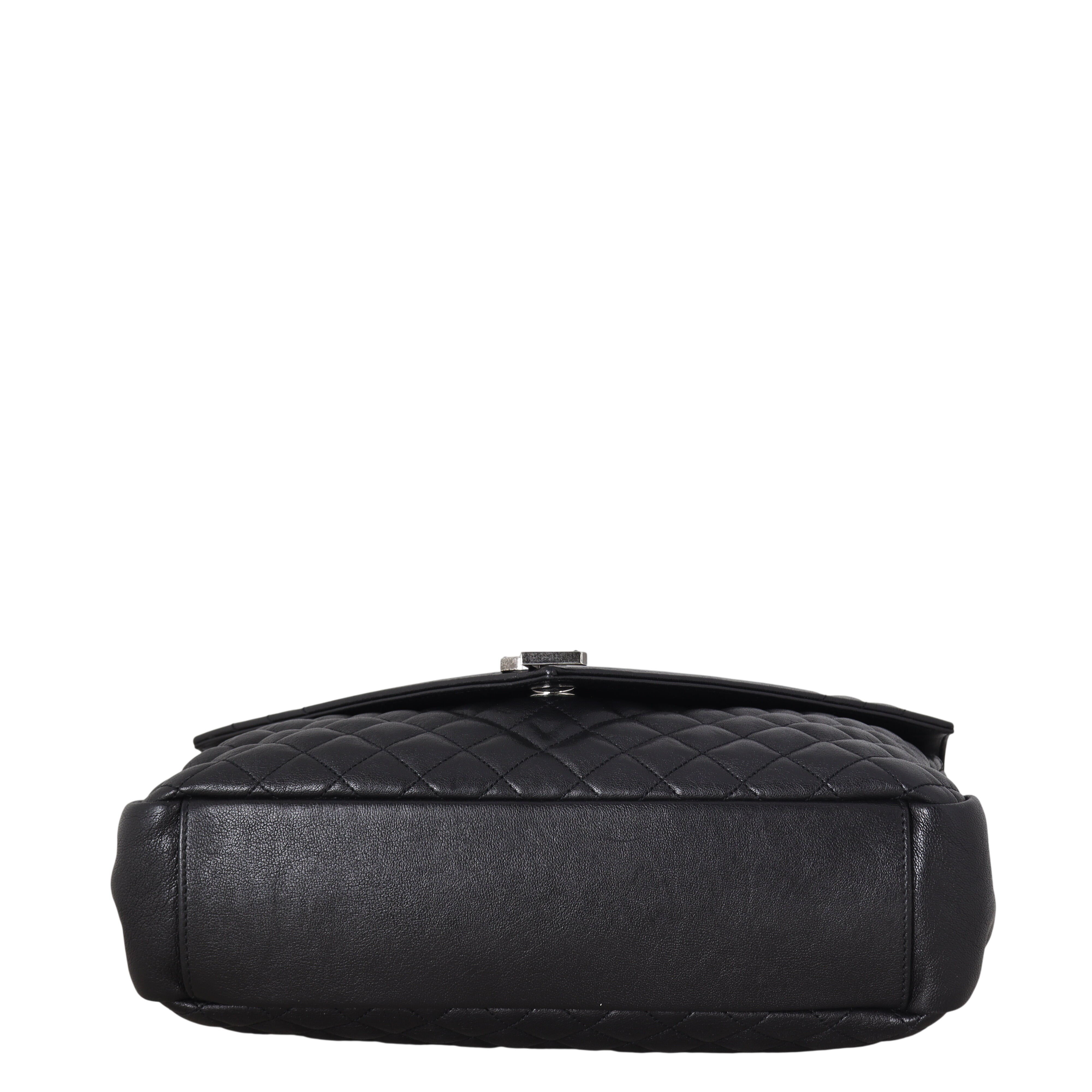 Saint Laurent Classic Medium Tri-Quilt Soft Envelope