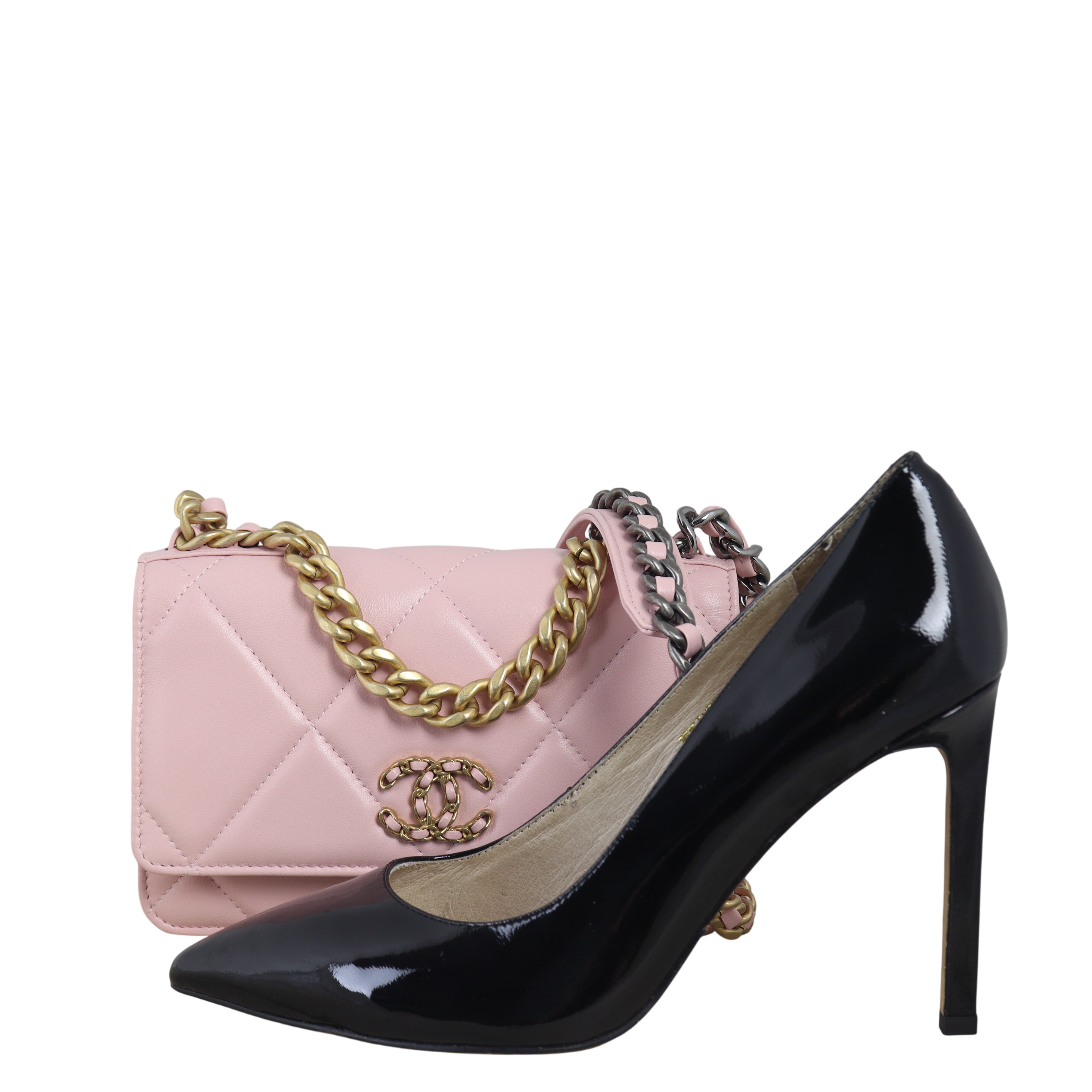 Chanel 19 Wallet on Chain