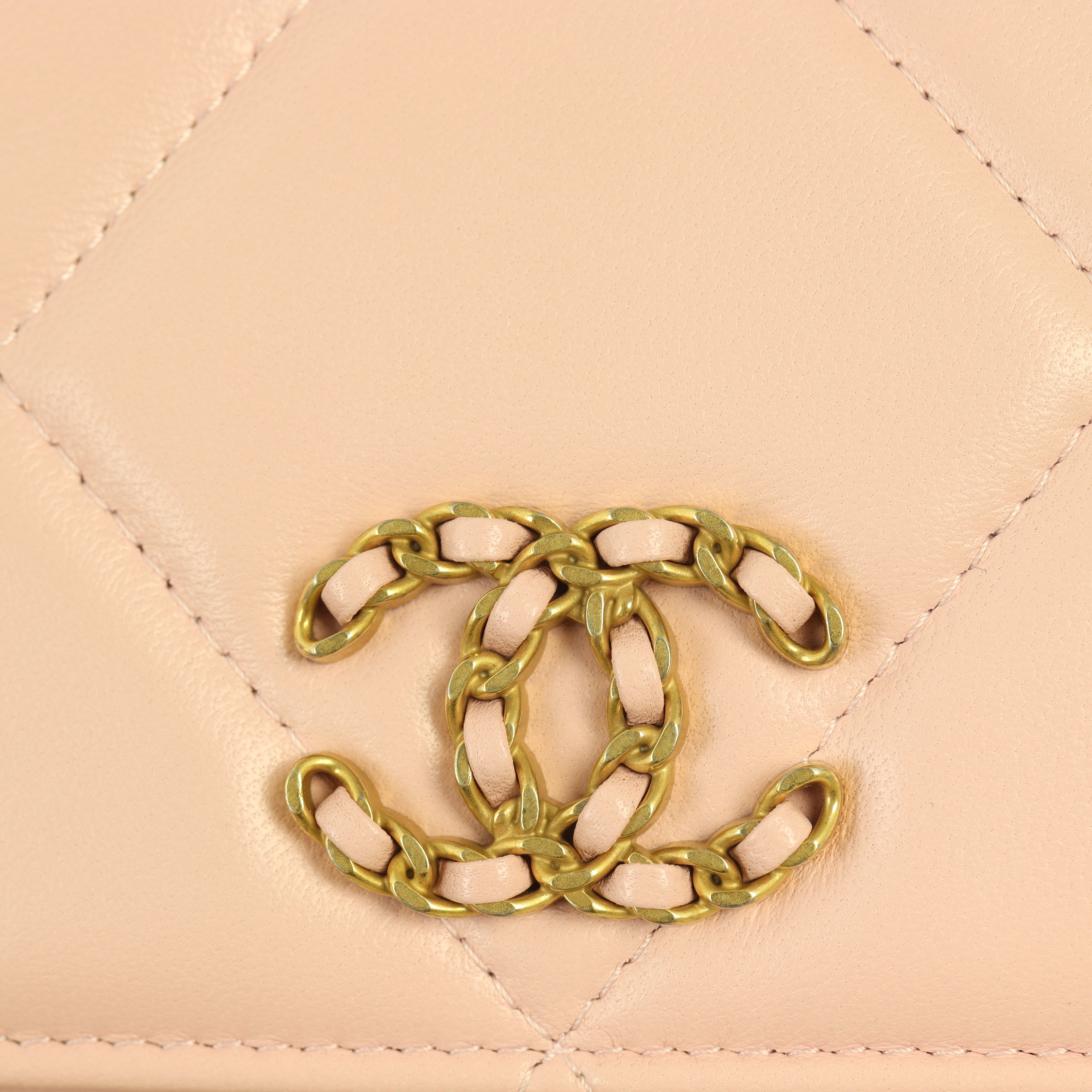 Chanel 19 Wallet on Chain