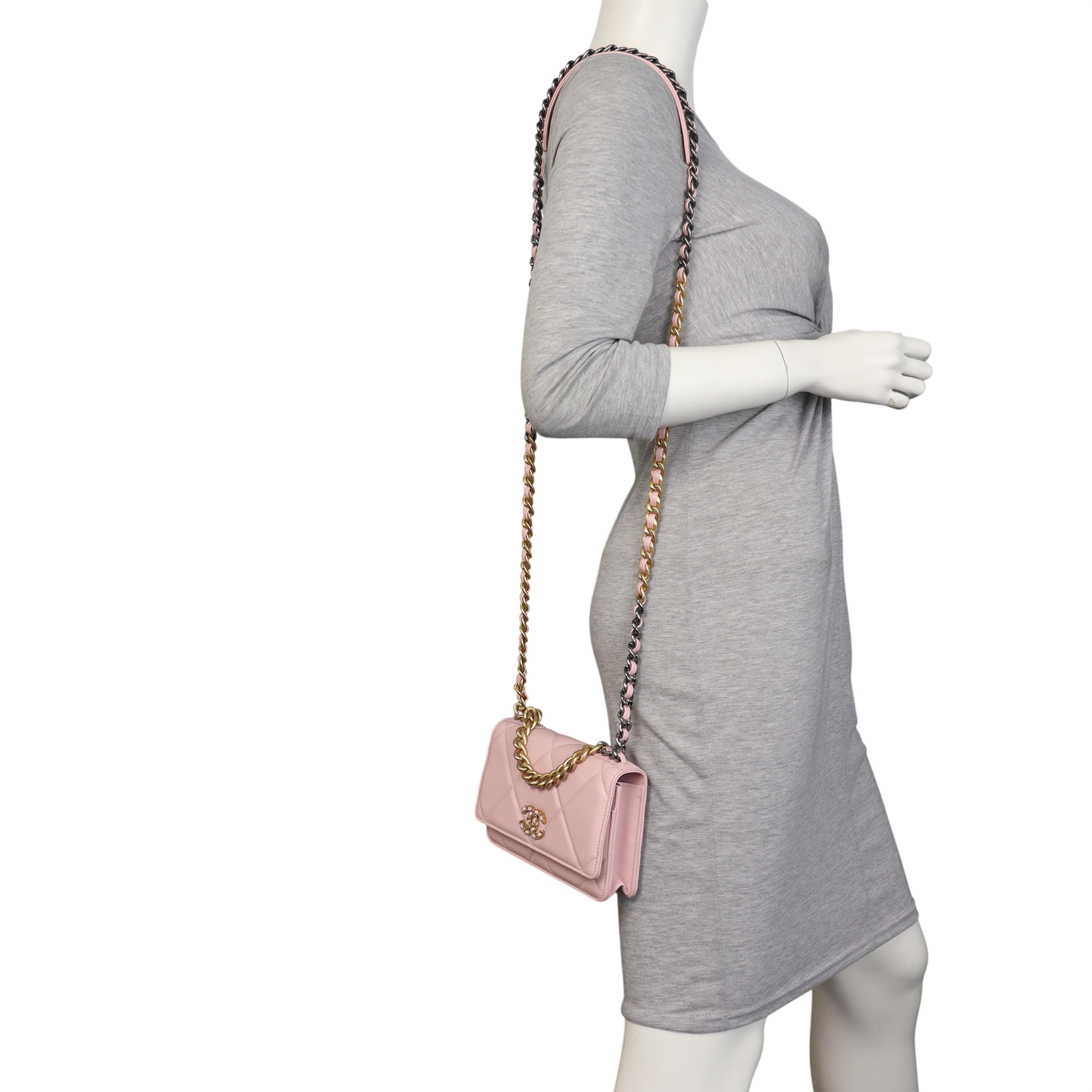 Chanel 19 Wallet on Chain