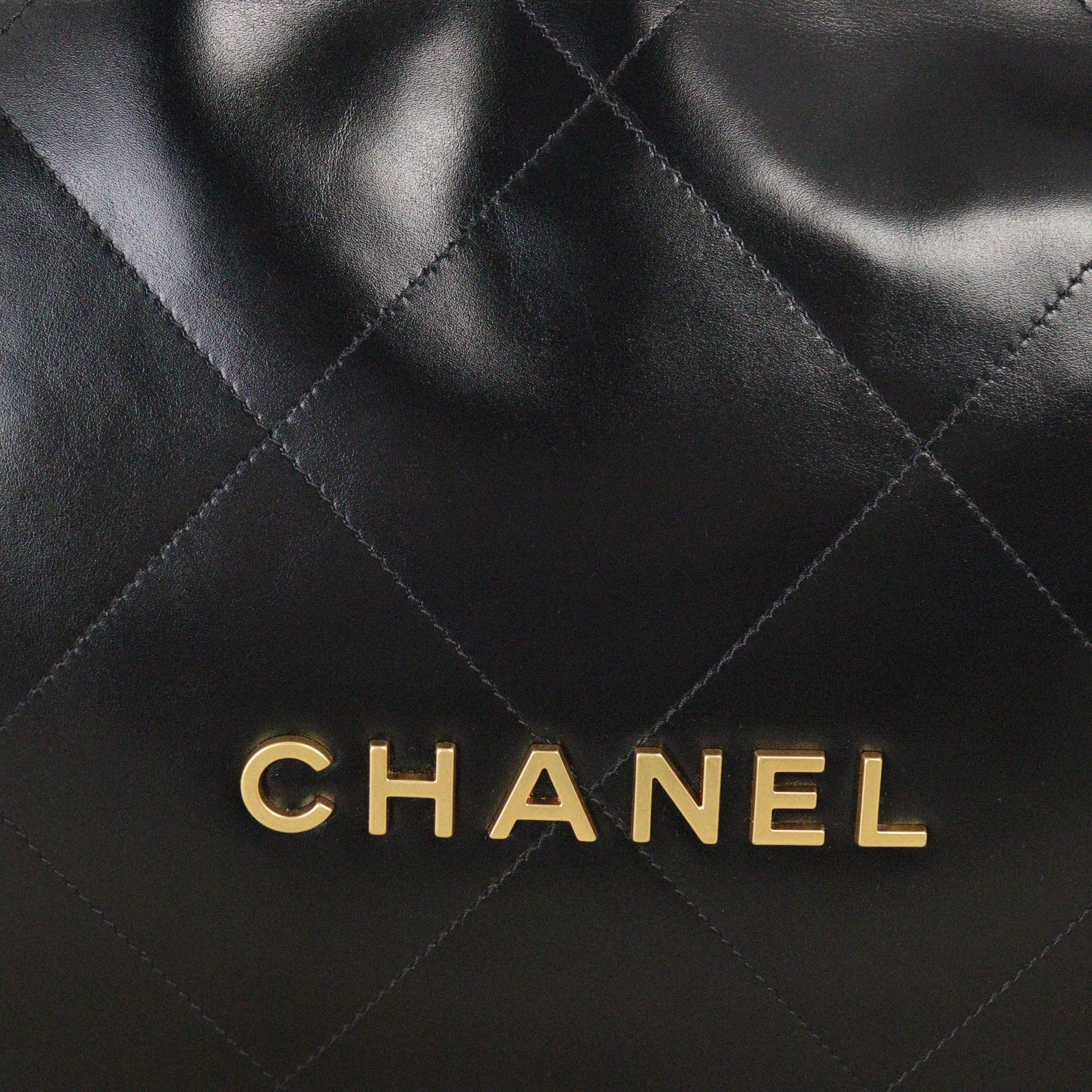 Chanel 22 Hobo Small