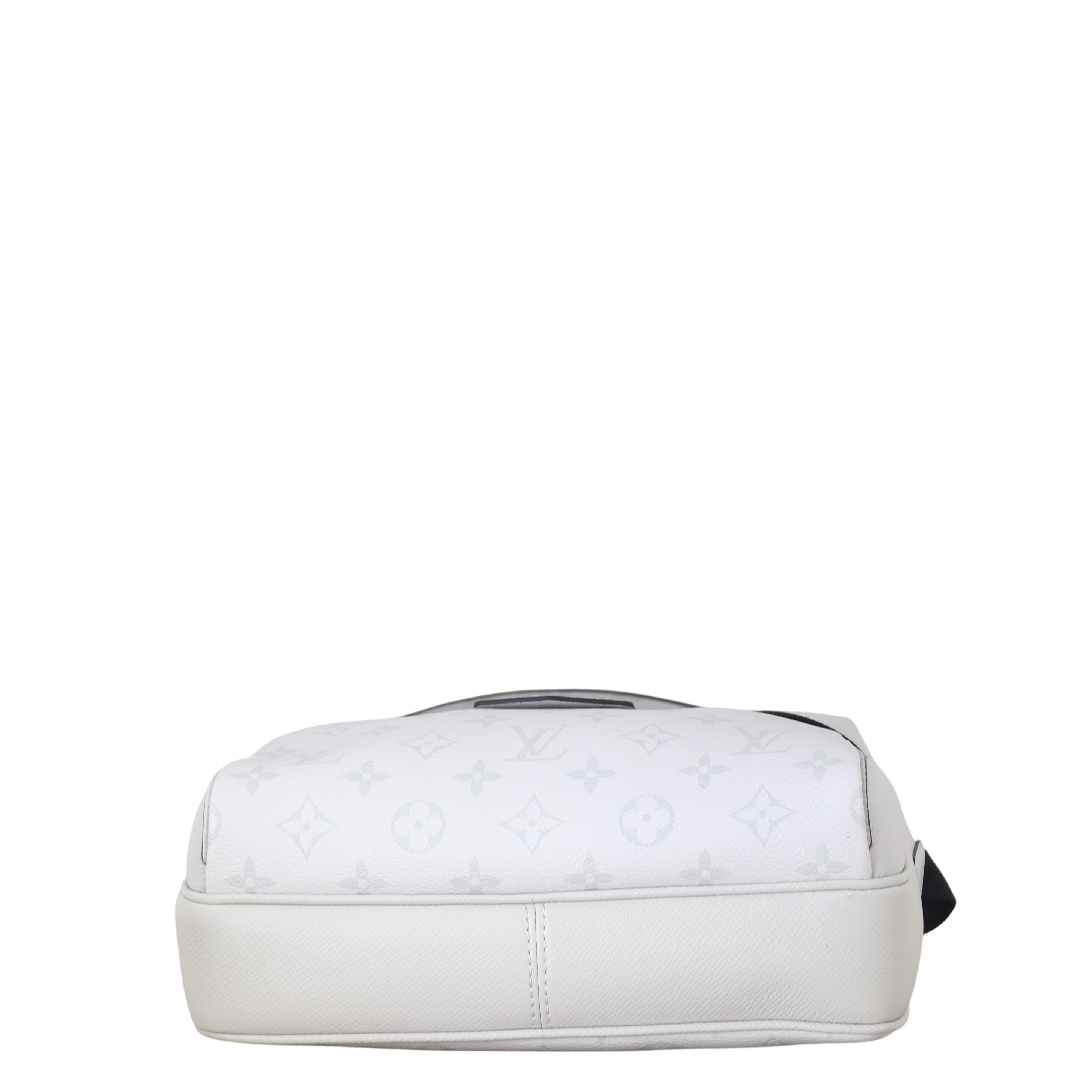 Louis Vuitton Outdoor Messenger Monogram Taigarama