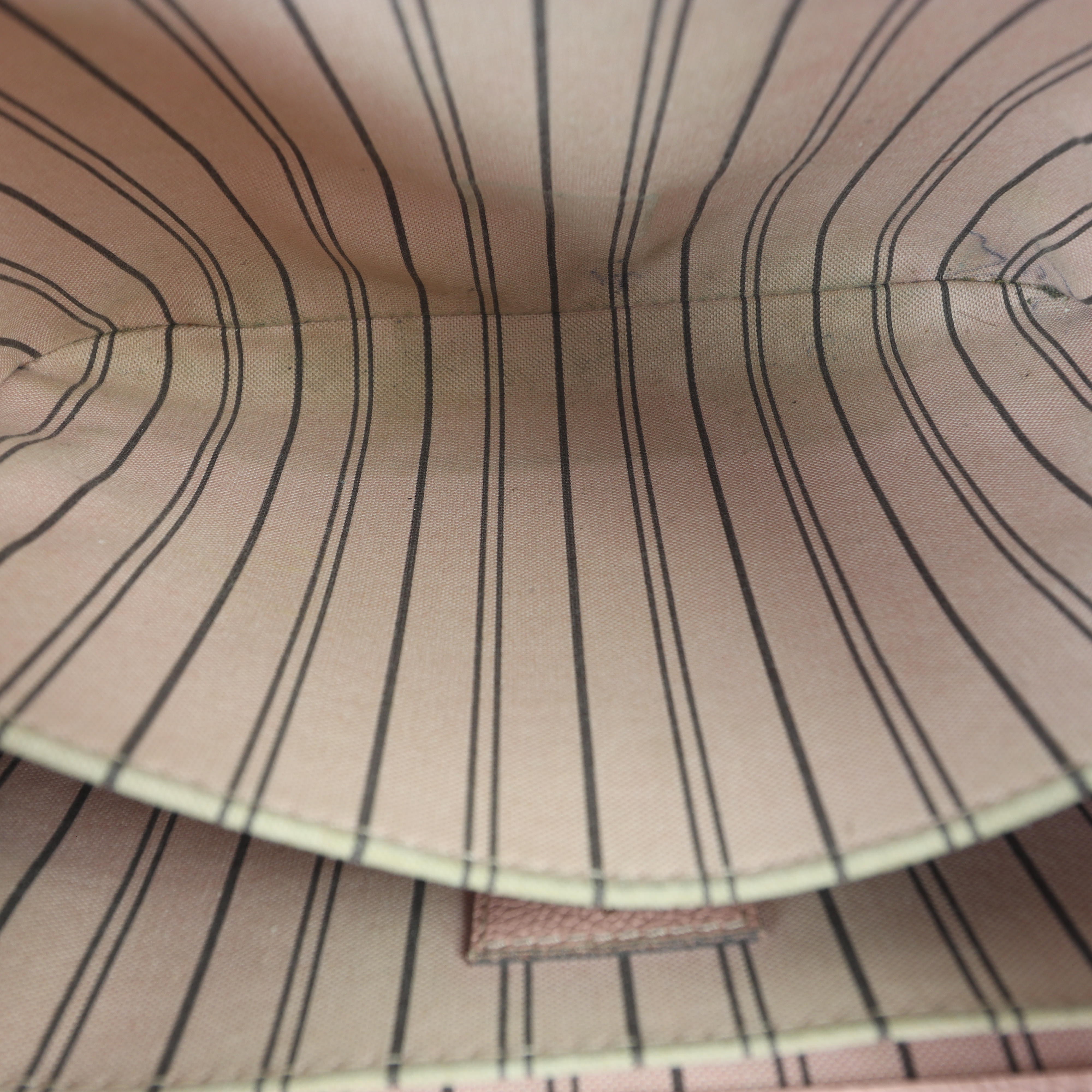 Louis Vuitton Pochette Metis Monogram Empreinte