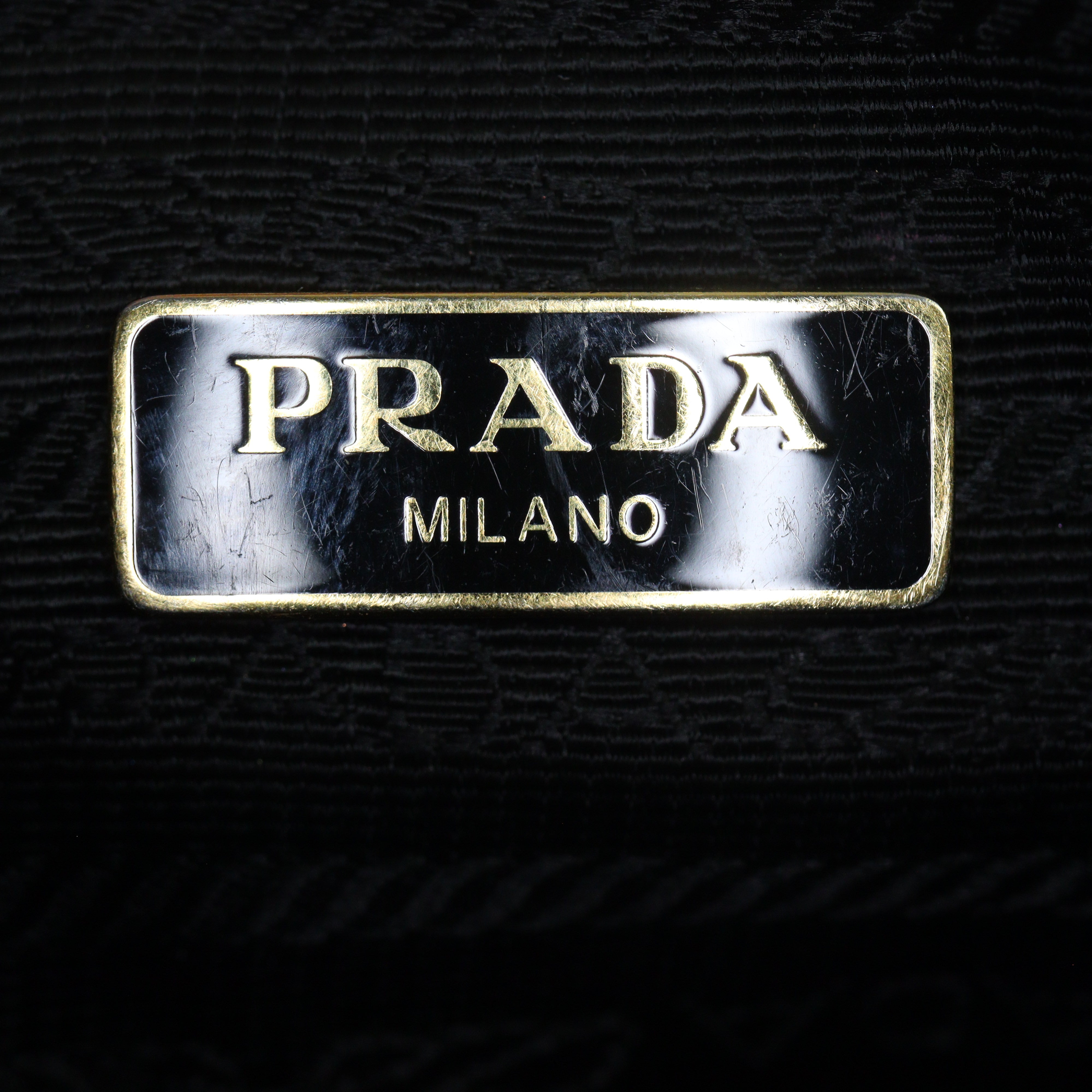 Prada Re-edition 2005 Saffiano Shoulder Bag