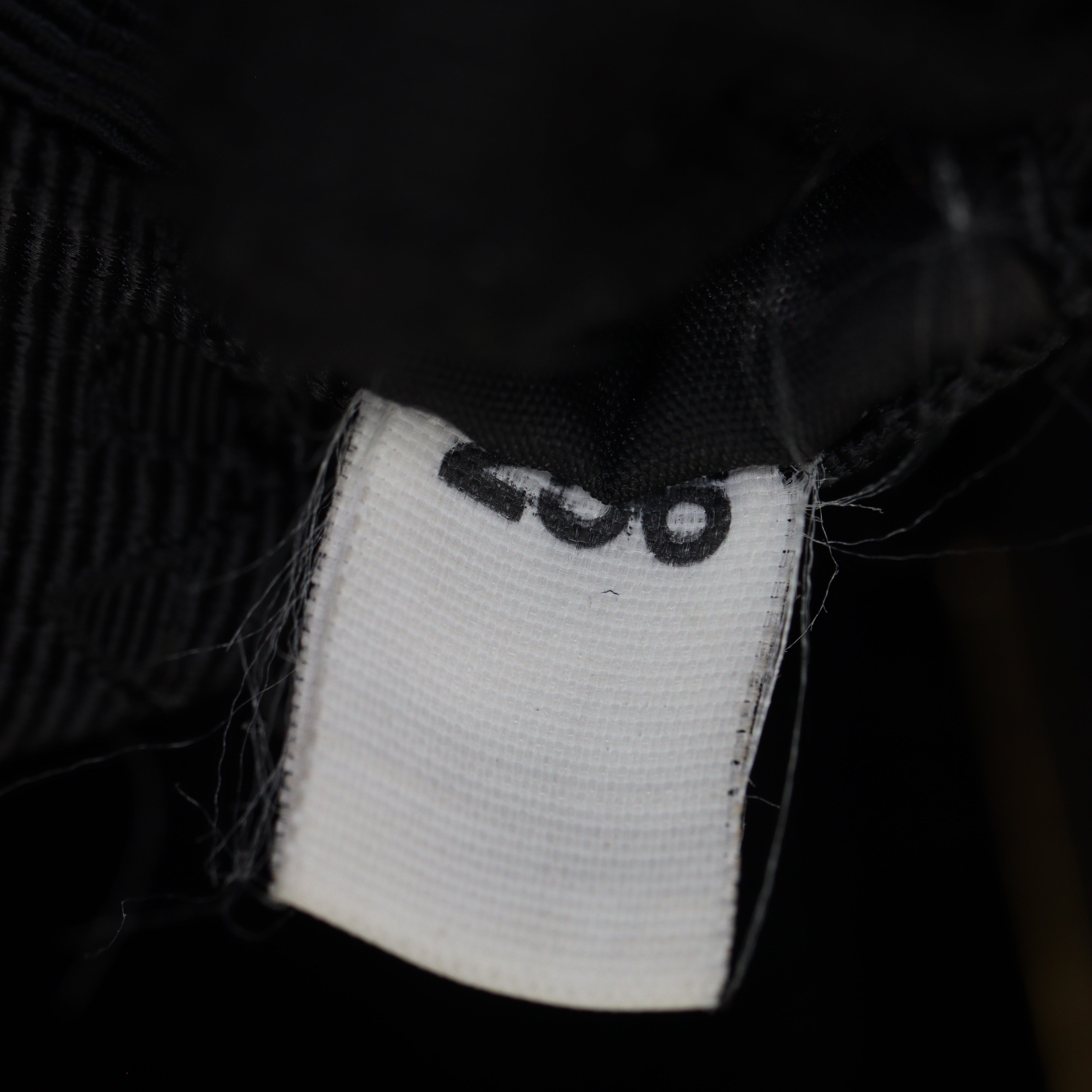 Prada Re-edition 2005 Saffiano Shoulder Bag