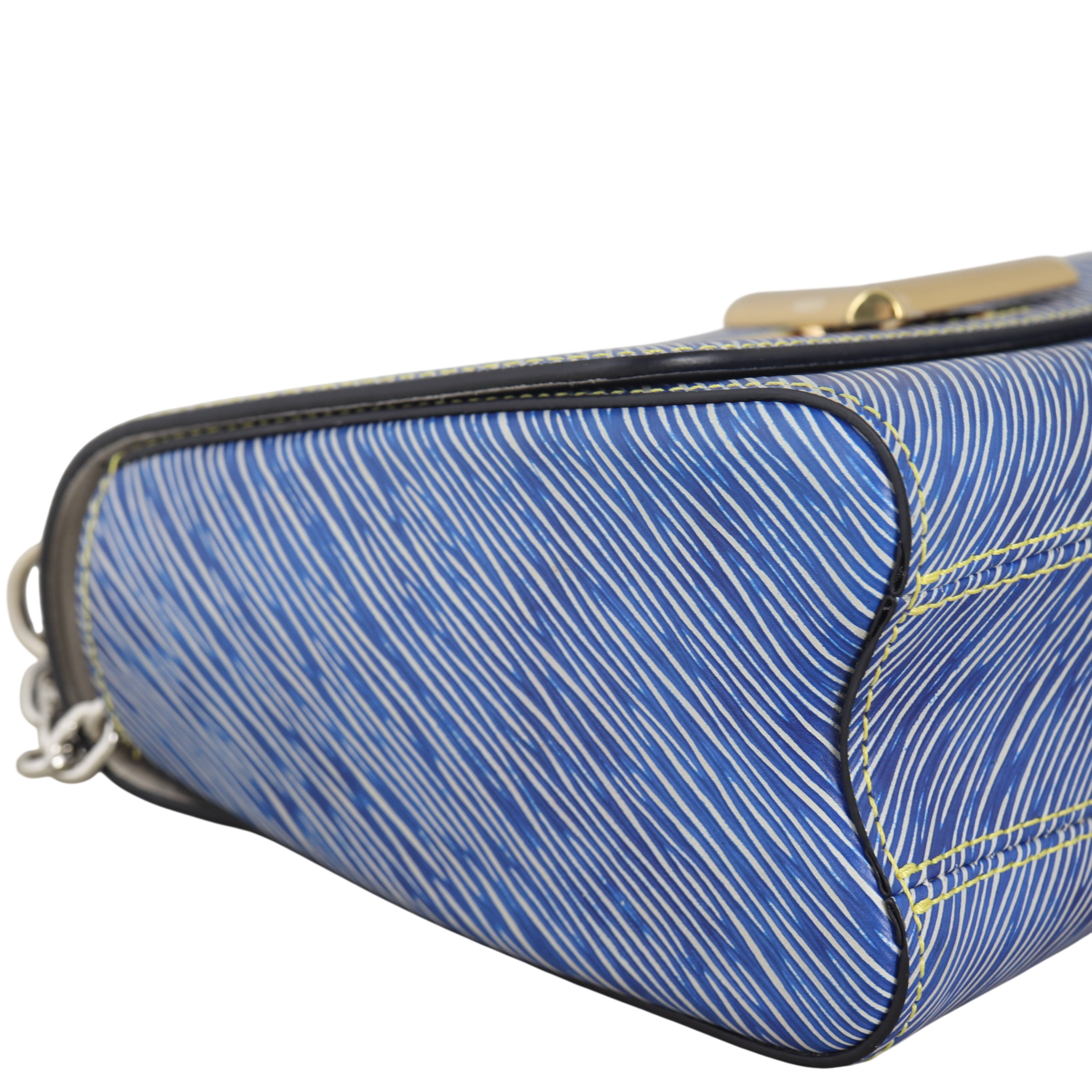 Louis Vuitton Twist MM Epi