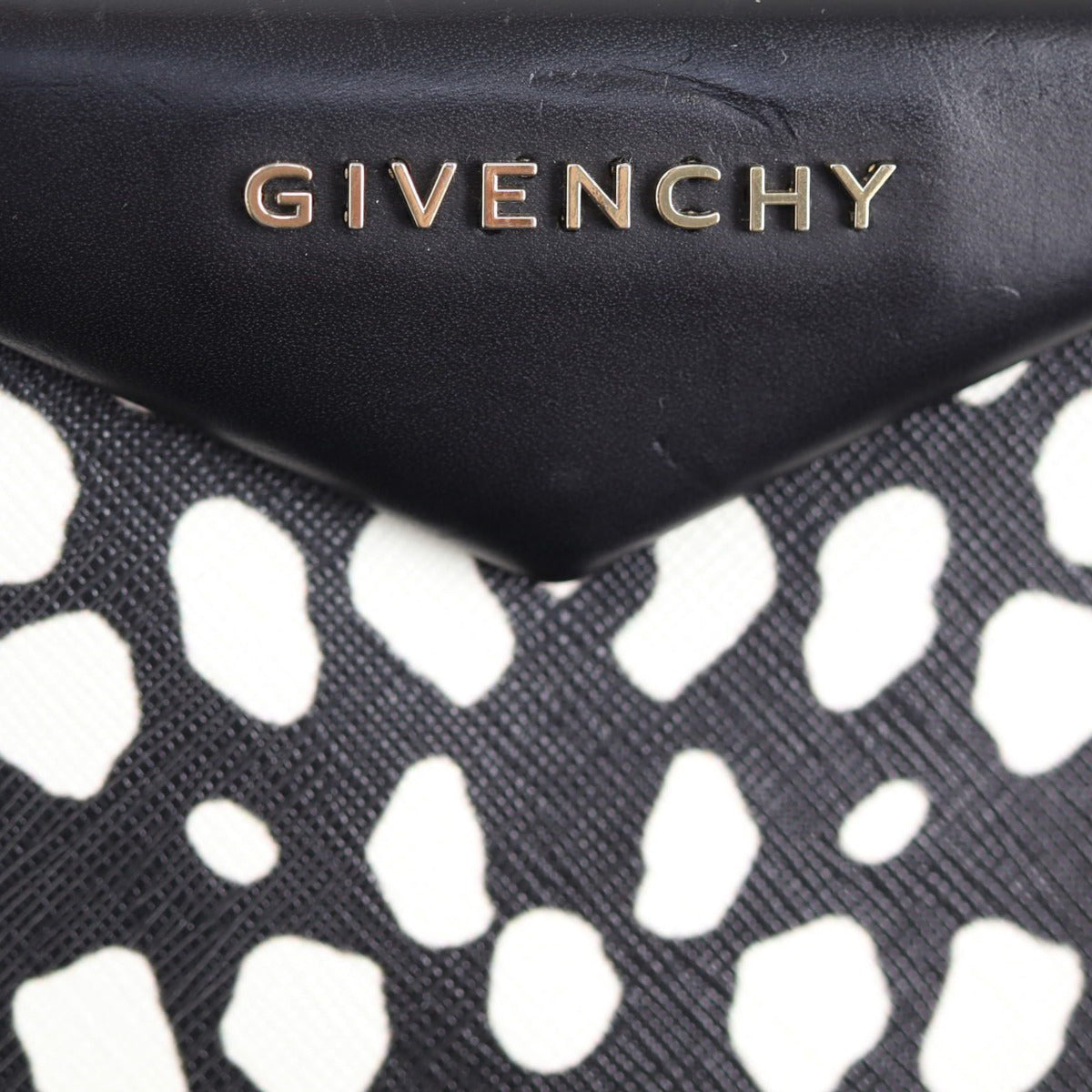 Givenchy Dots Antigona Shopping Tote Hardware
