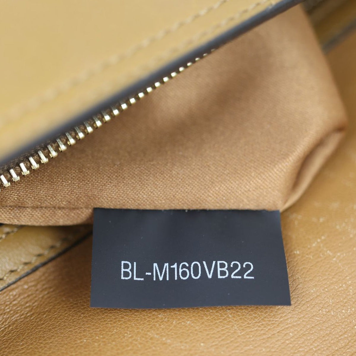 Valentino Rockstud Lock Shoulder Bag Date code