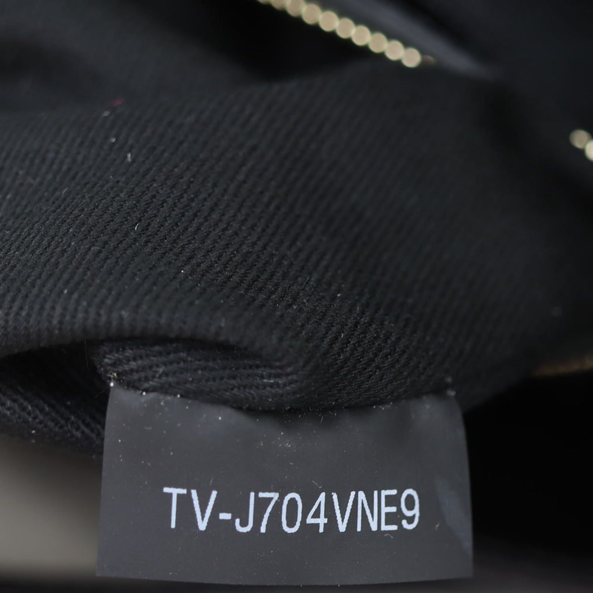 Valentino Rockstud Tote Date code
