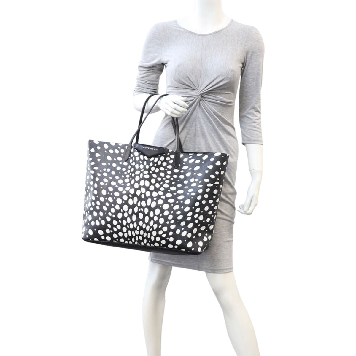 Givenchy Dots Antigona Shopping Tote Mannequin
