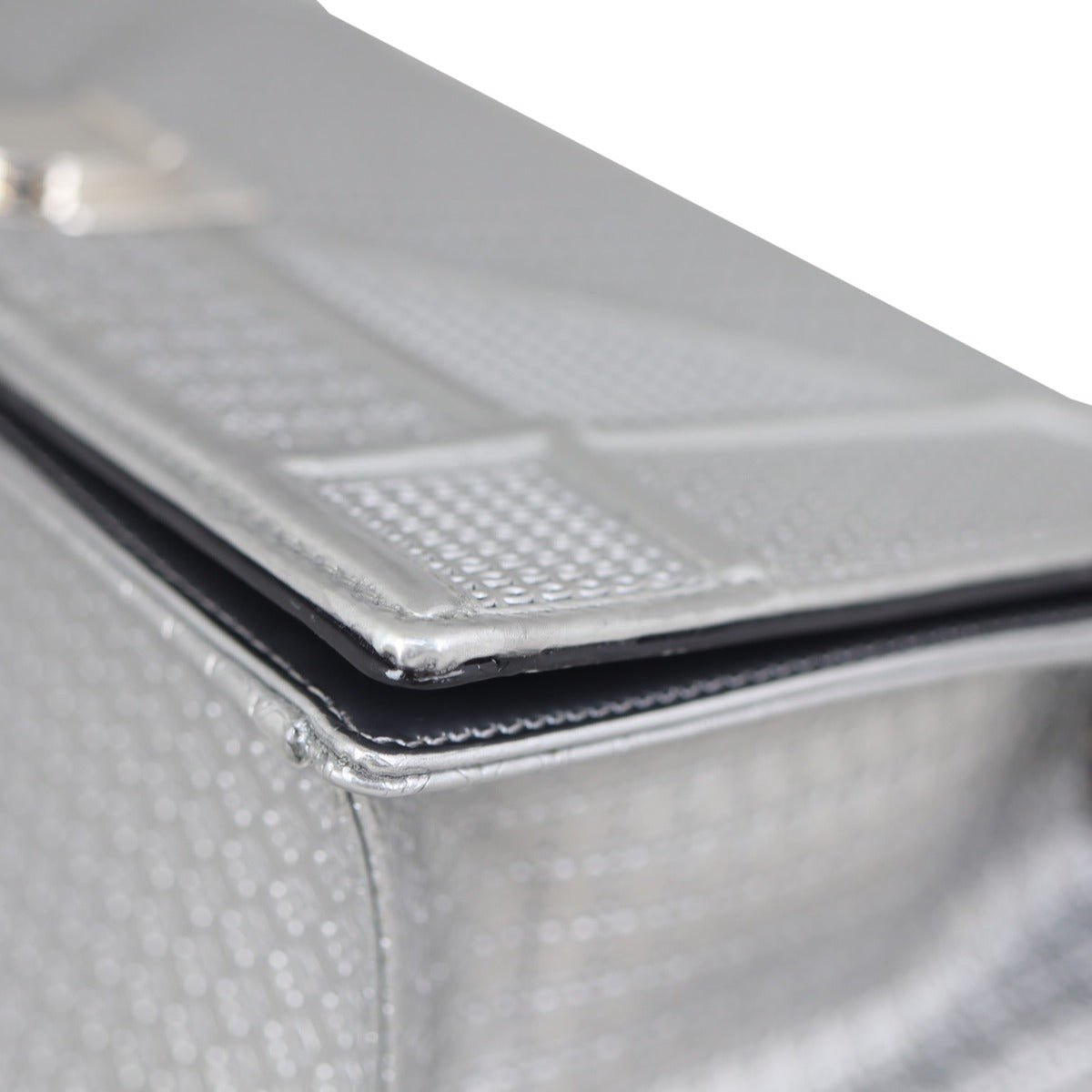 Dior Diorama Micro-Cannage Corner
