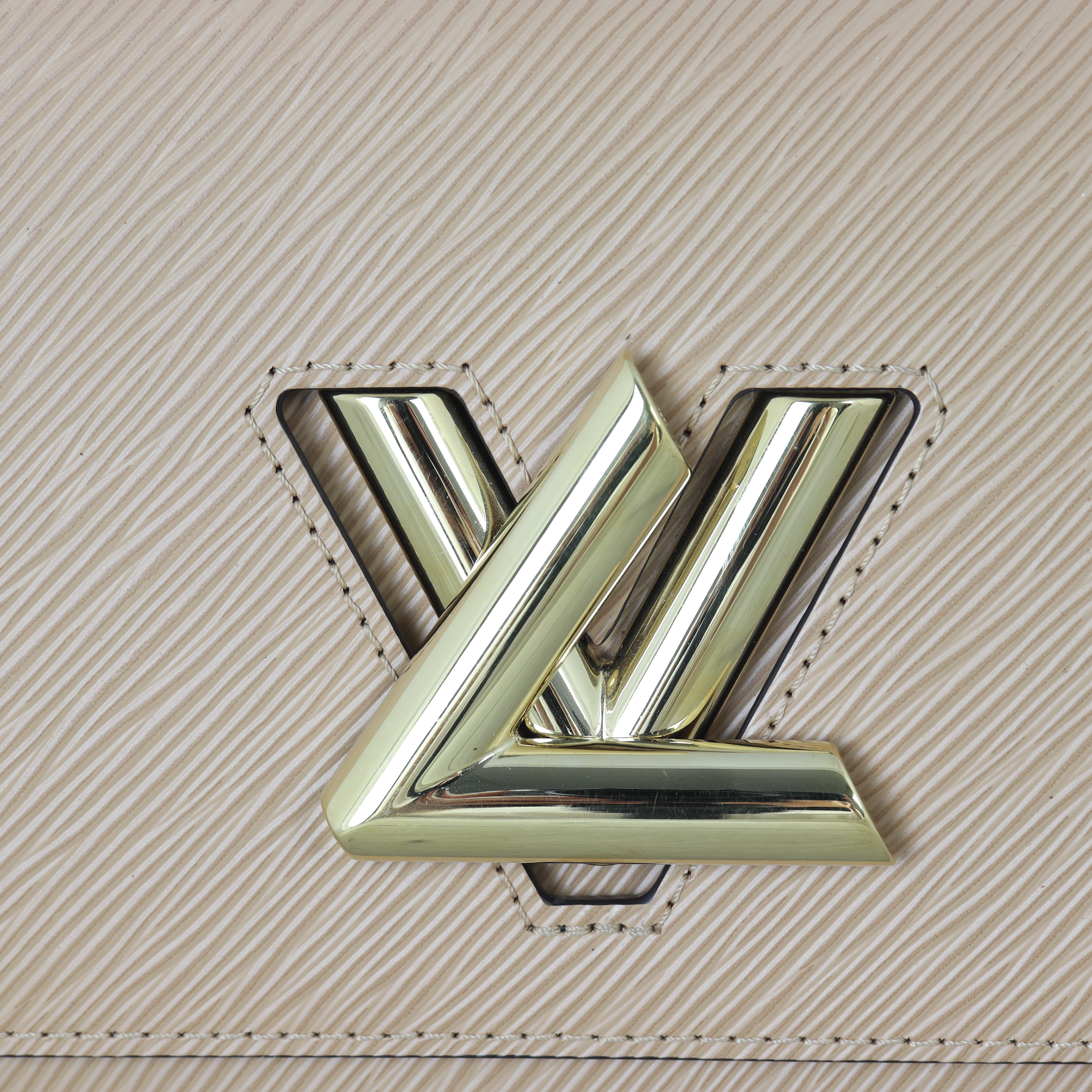 Louis Vuitton Twist MM Epi