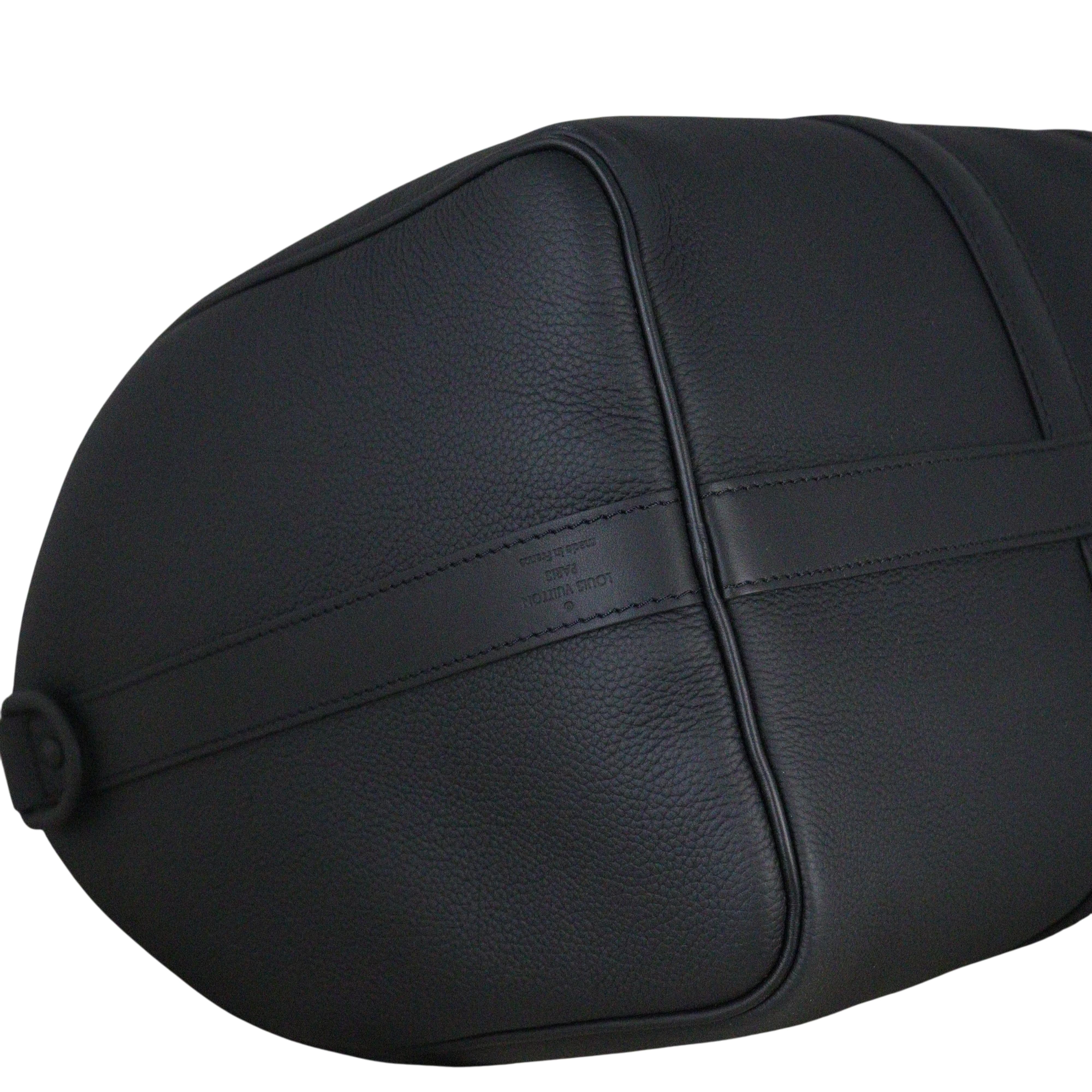 Louis Vuitton Keepall 40 Bandouliere Aerogram