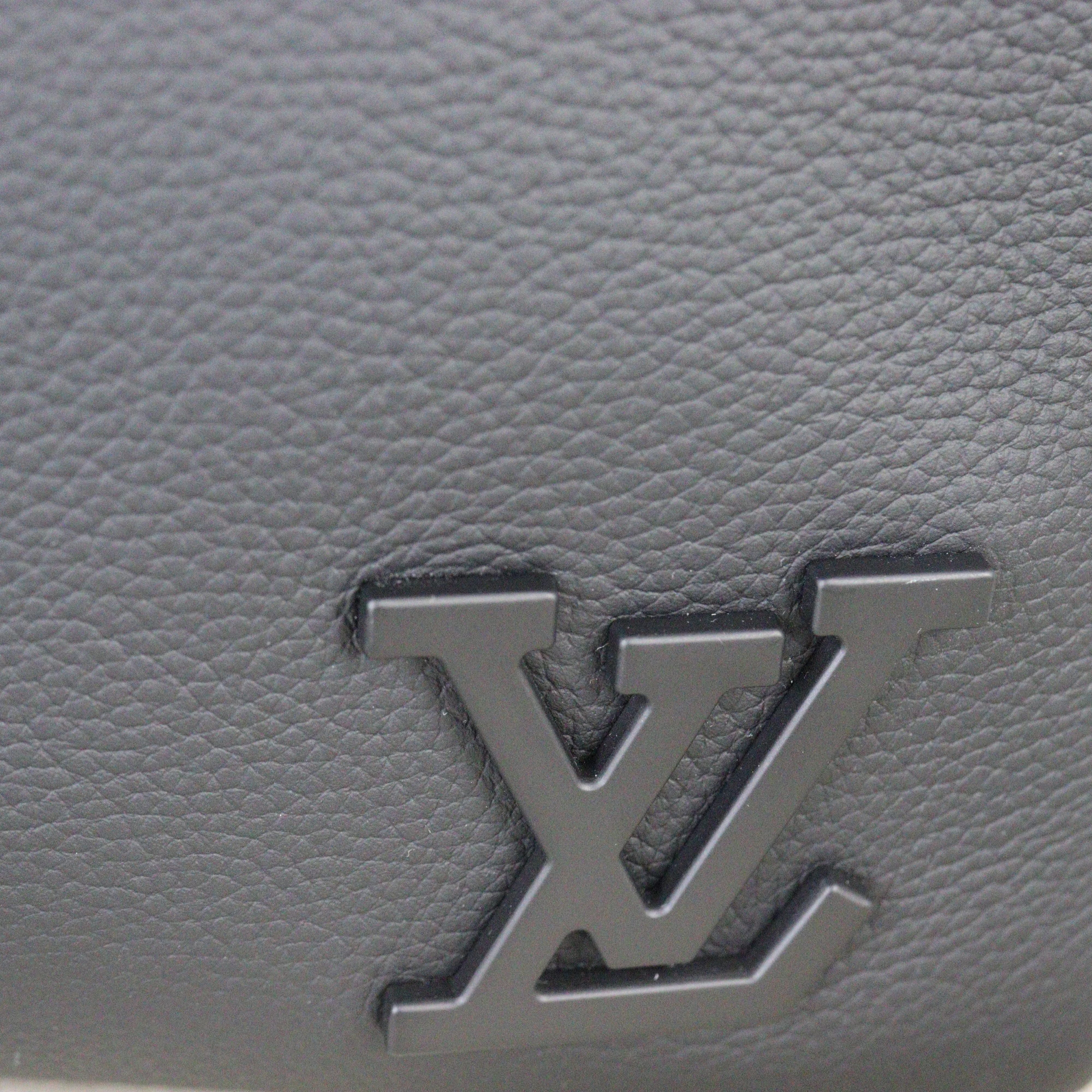 Louis Vuitton Keepall 40 Bandouliere Aerogram