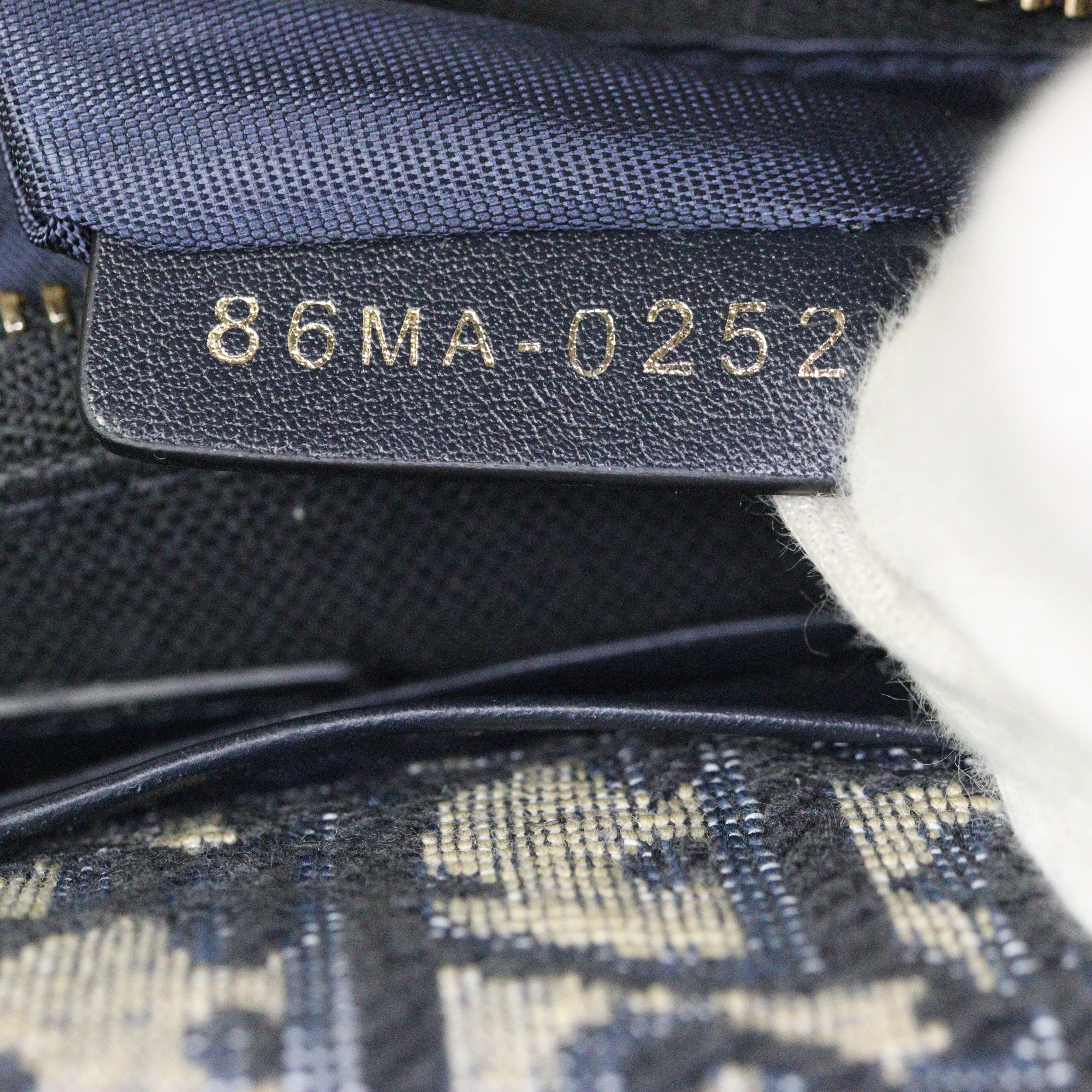 Dior 2-in-1 30 Montaigne Pouch Oblique