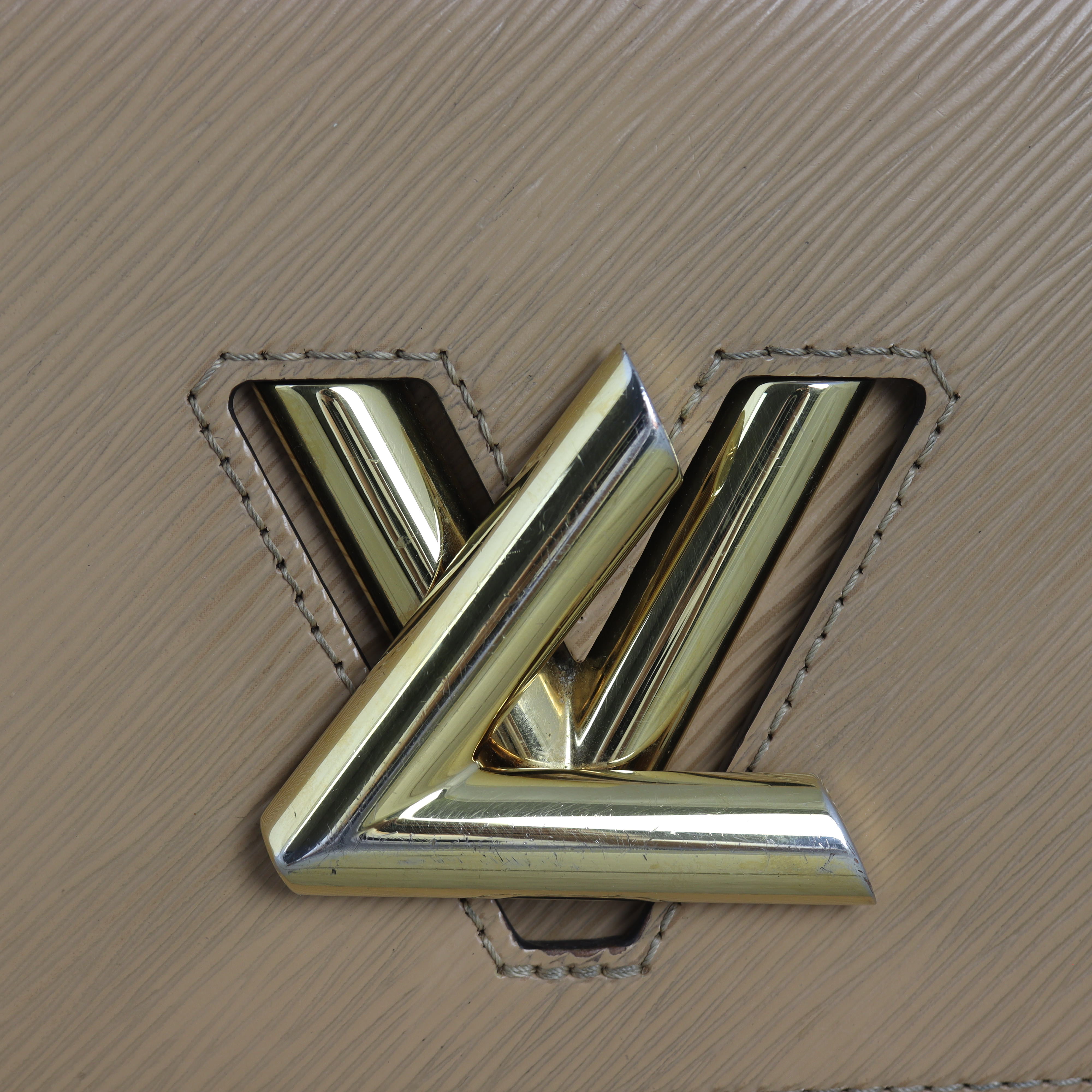 Louis Vuitton Twist MM Epi