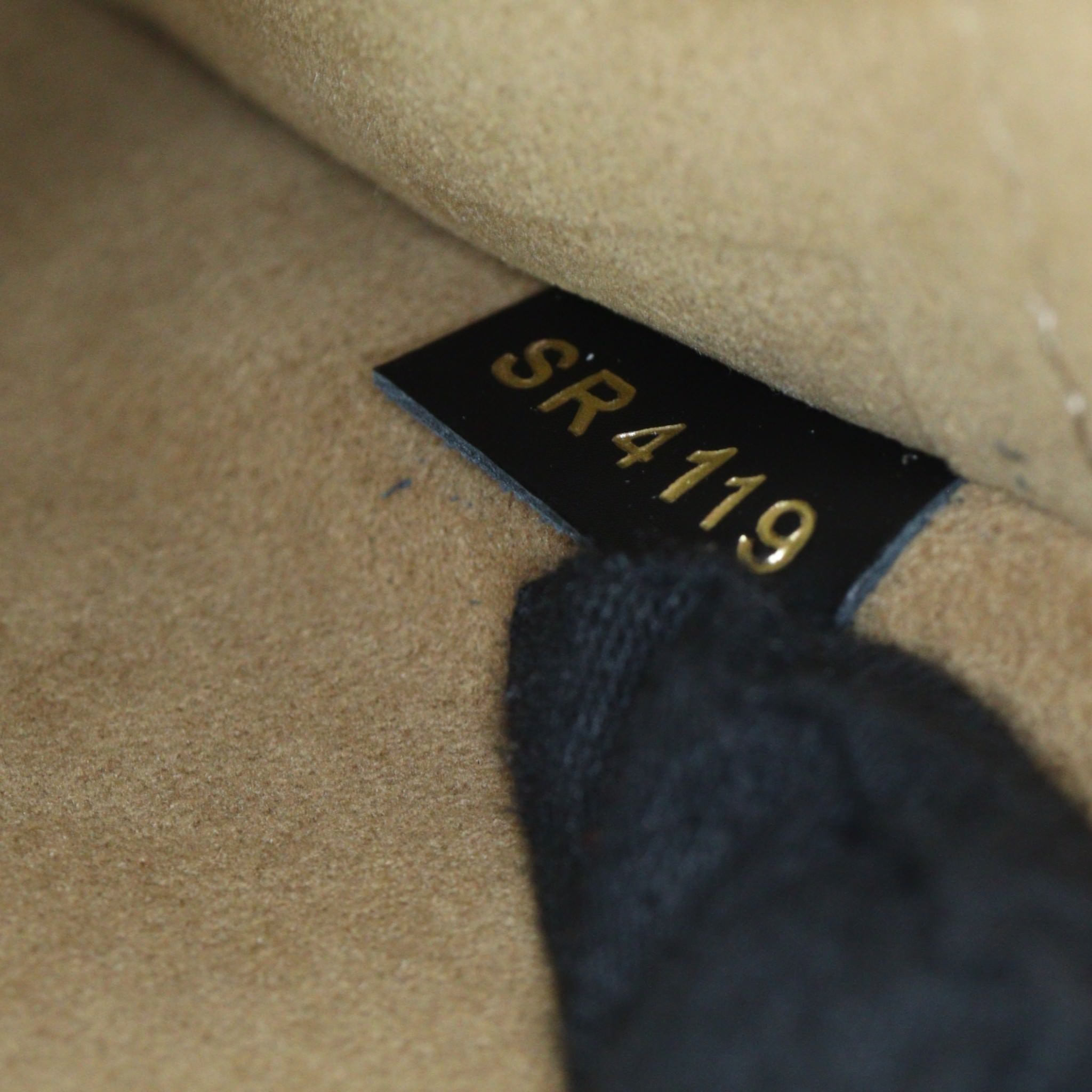 Louis Vuitton Twist MM Epi