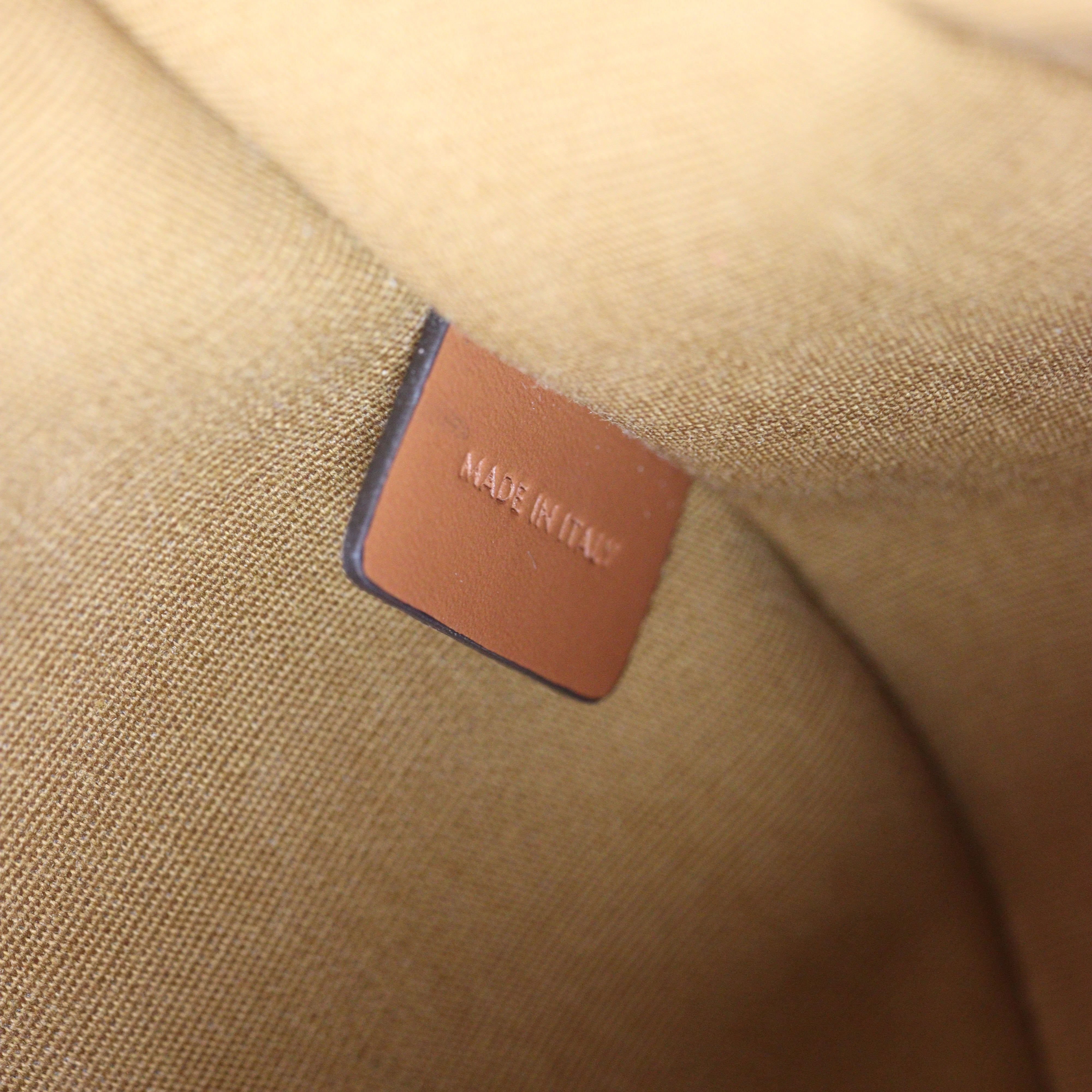 Celine Ava Triomphe Hobo