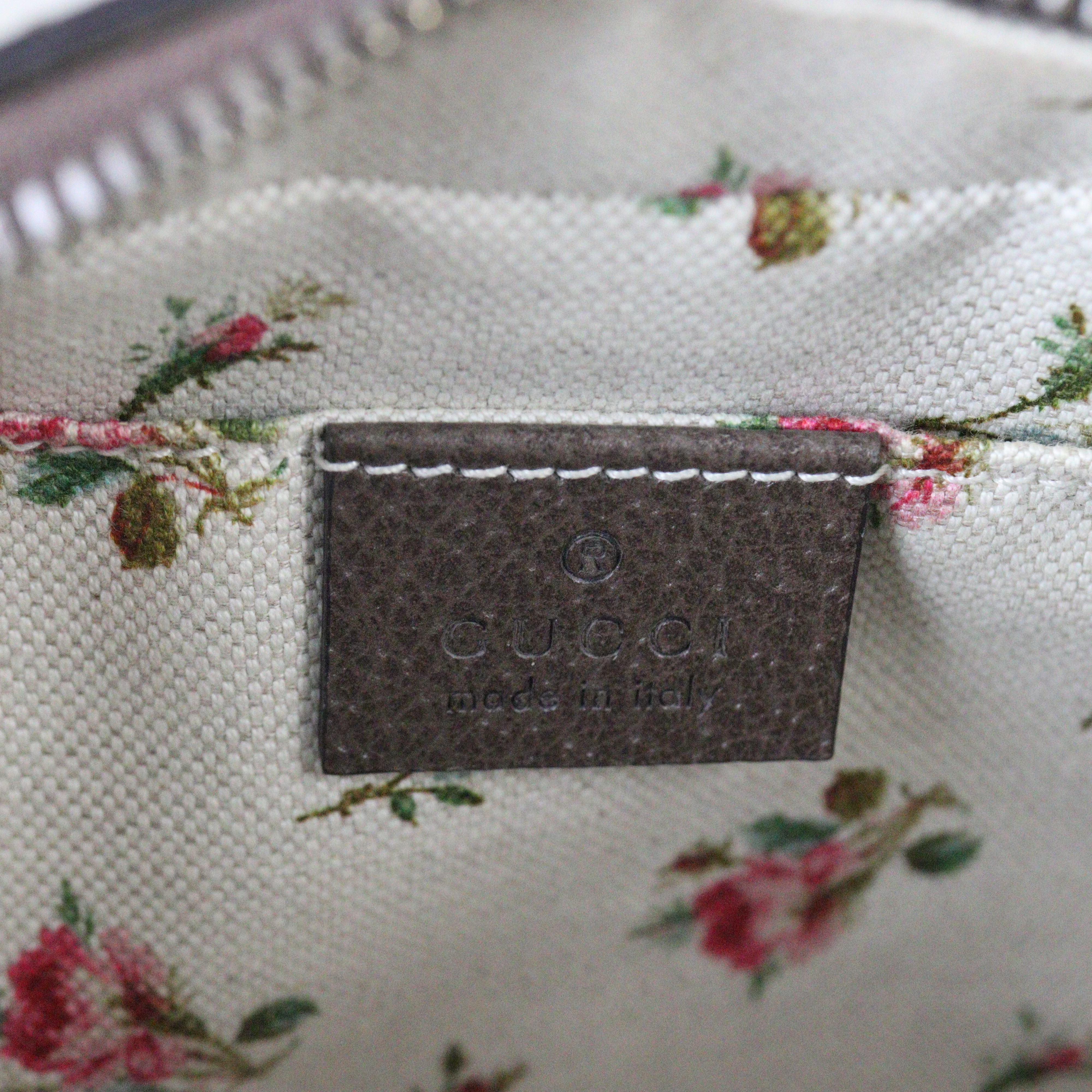 Gucci Neo Vintage GG Supreme Messenger Bag