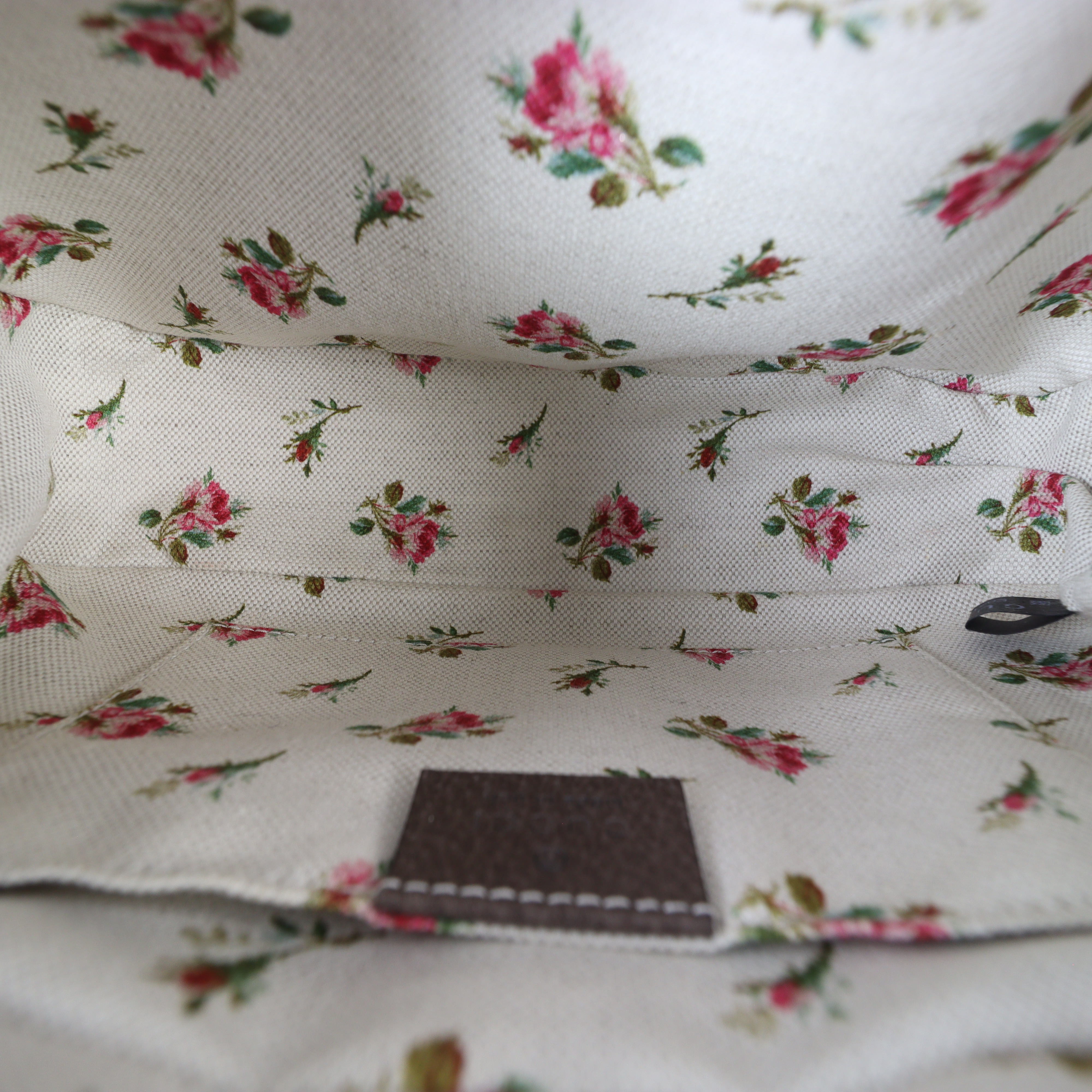 Gucci Neo Vintage GG Supreme Messenger Bag