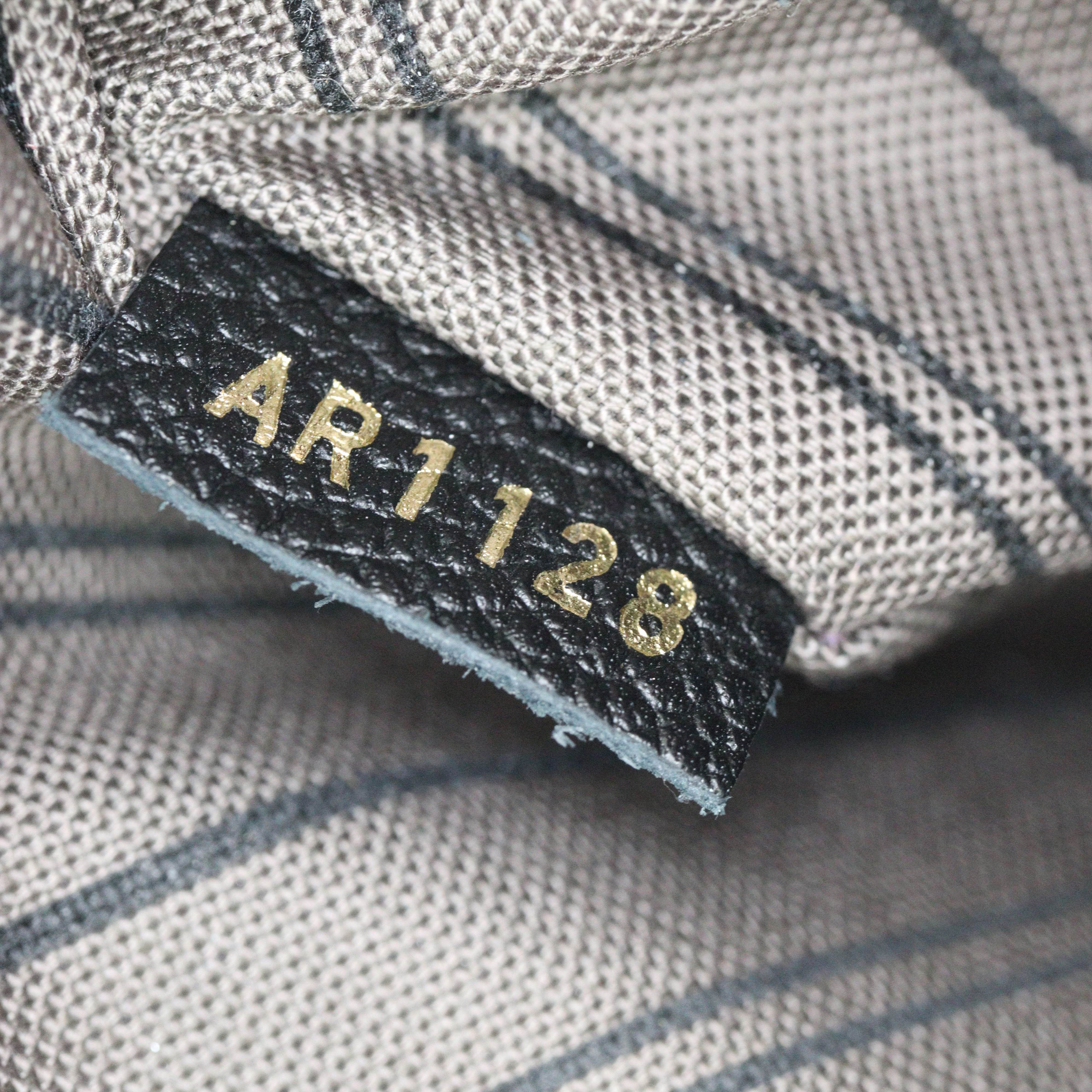 Louis Vuitton Pochette Metis Monogram Empreinte