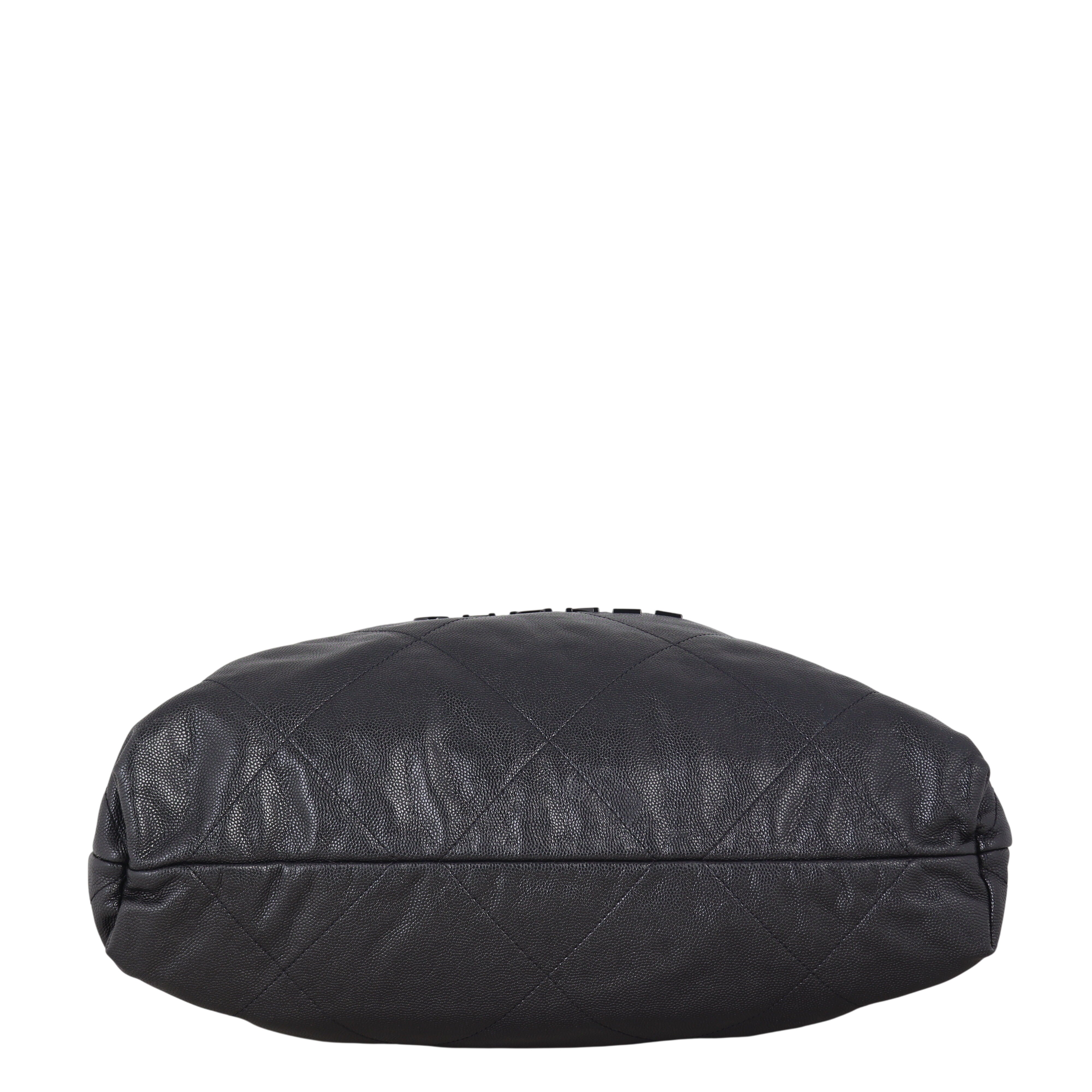 Chanel 22 Hobo Medium