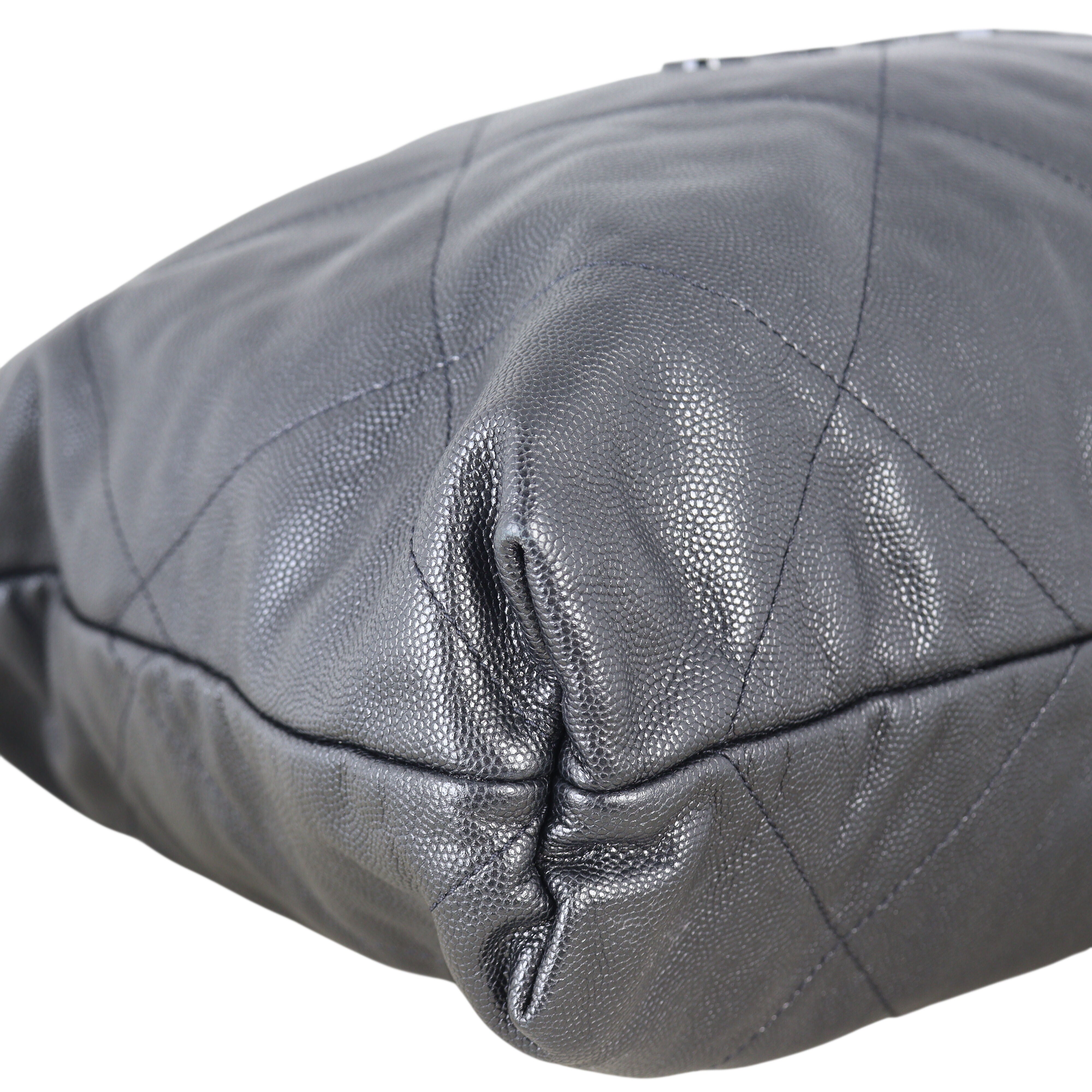 Chanel 22 Hobo Medium