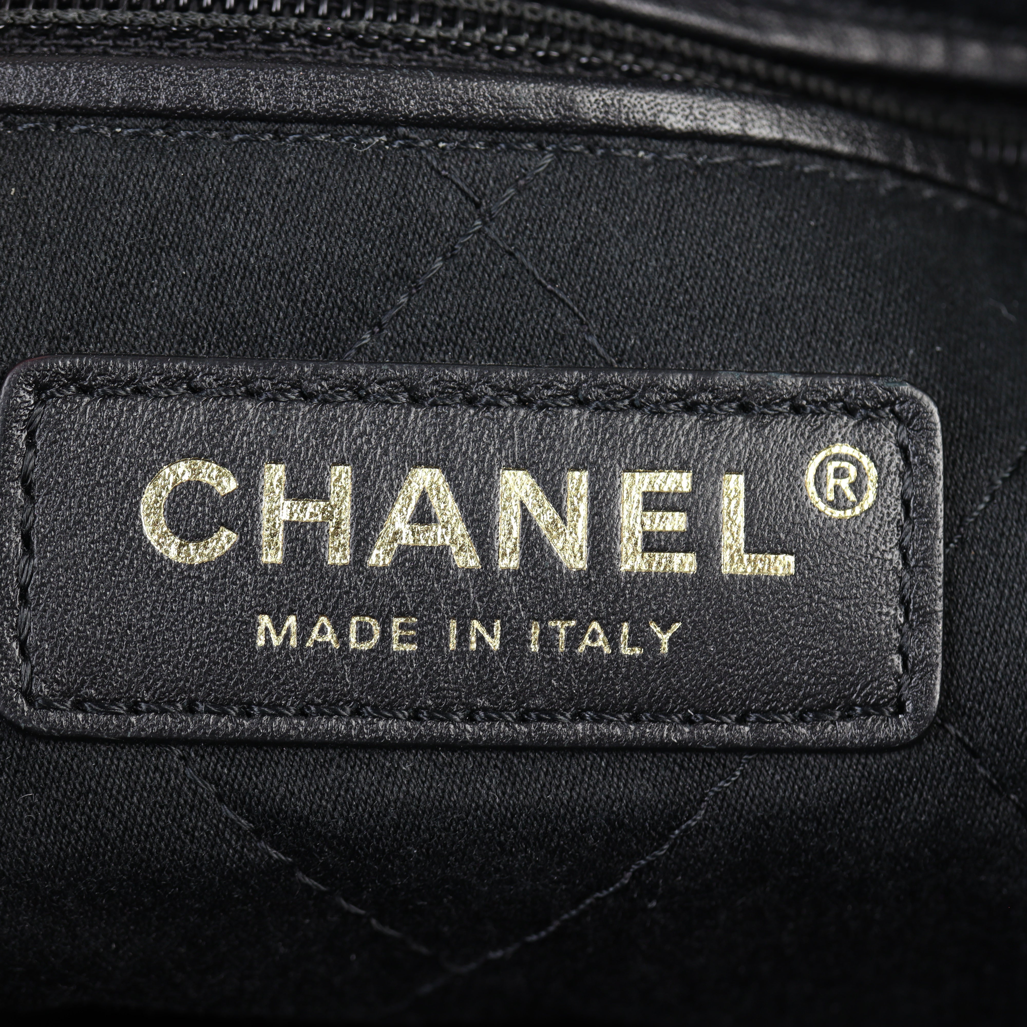 Chanel 22 Hobo Medium