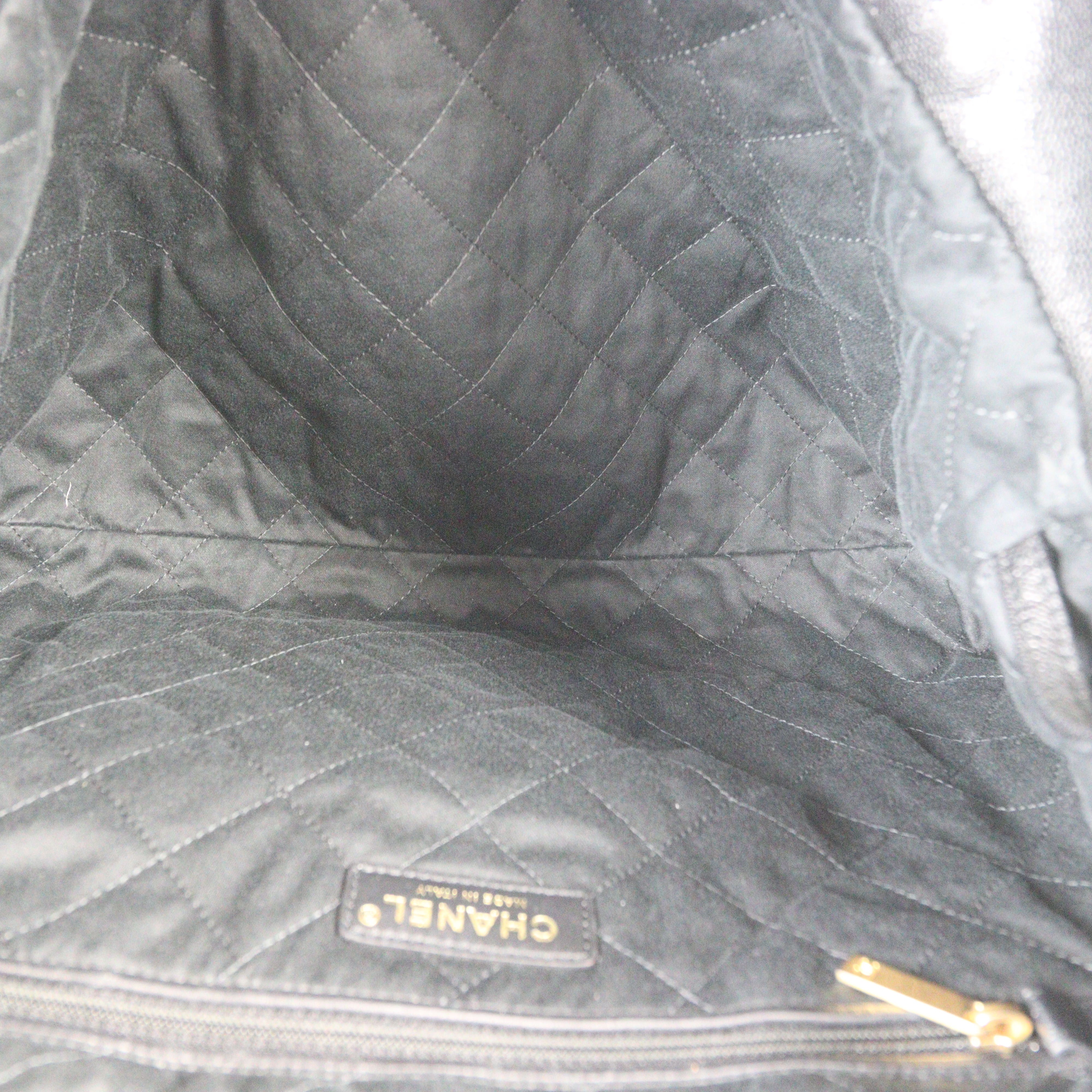 Chanel 22 Hobo Medium